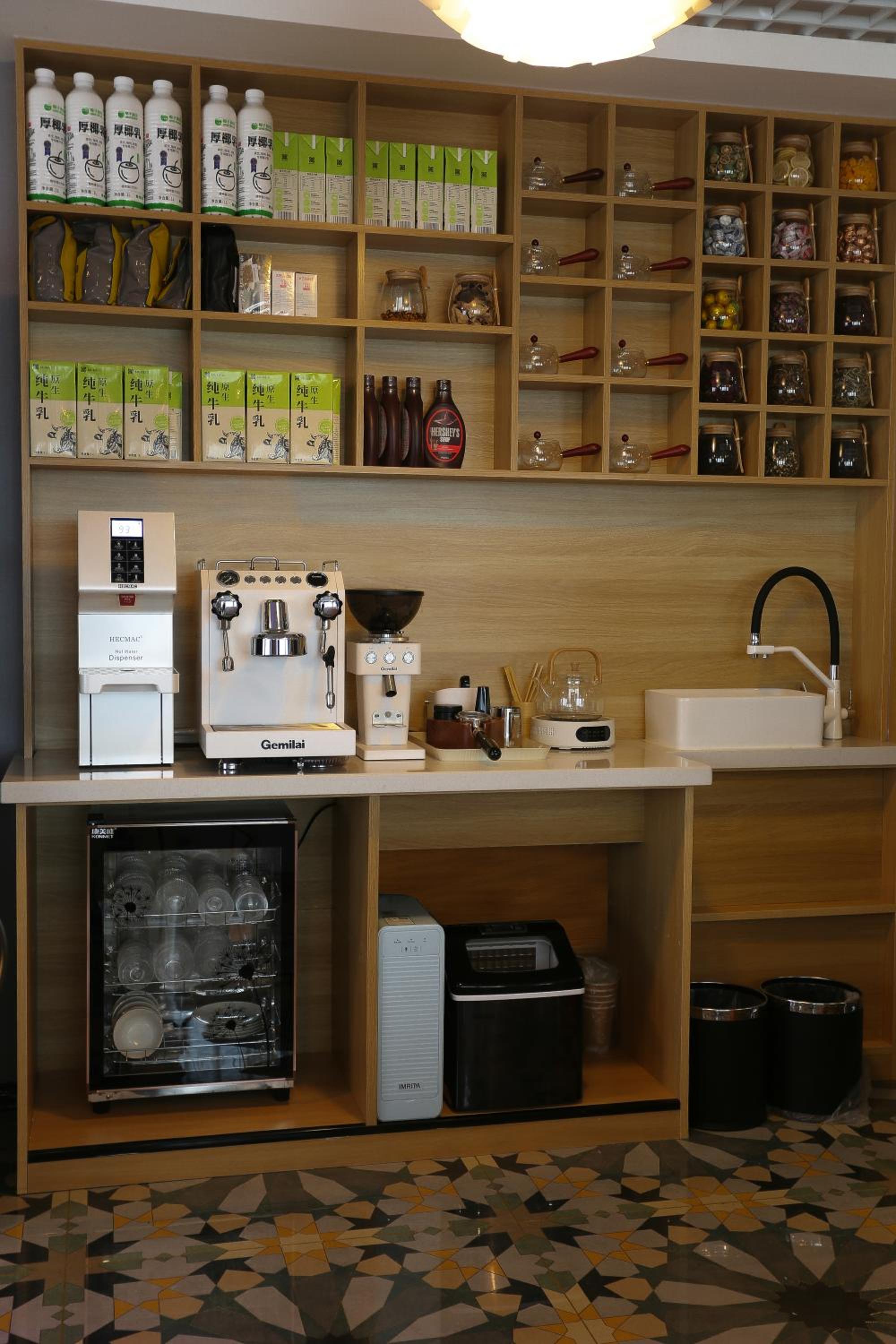 云泊青年酒店乌鲁木齐高铁站店 Yunbo Youth Hostel Ürümqi