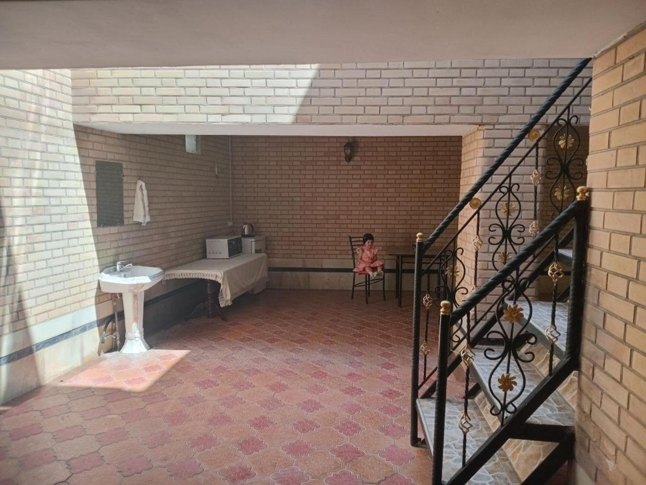 Suzangaran House