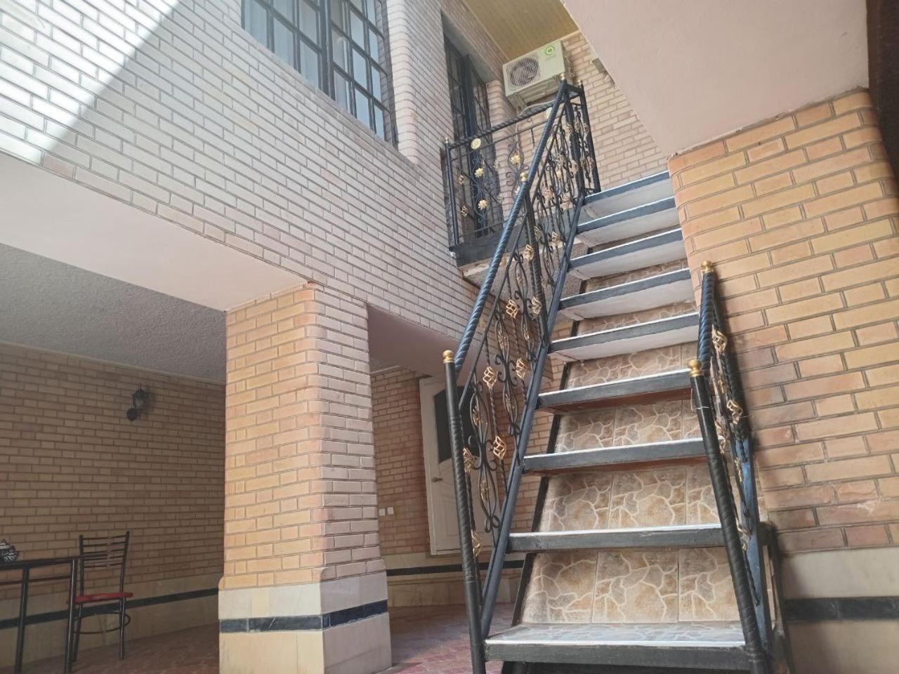Suzangaran House