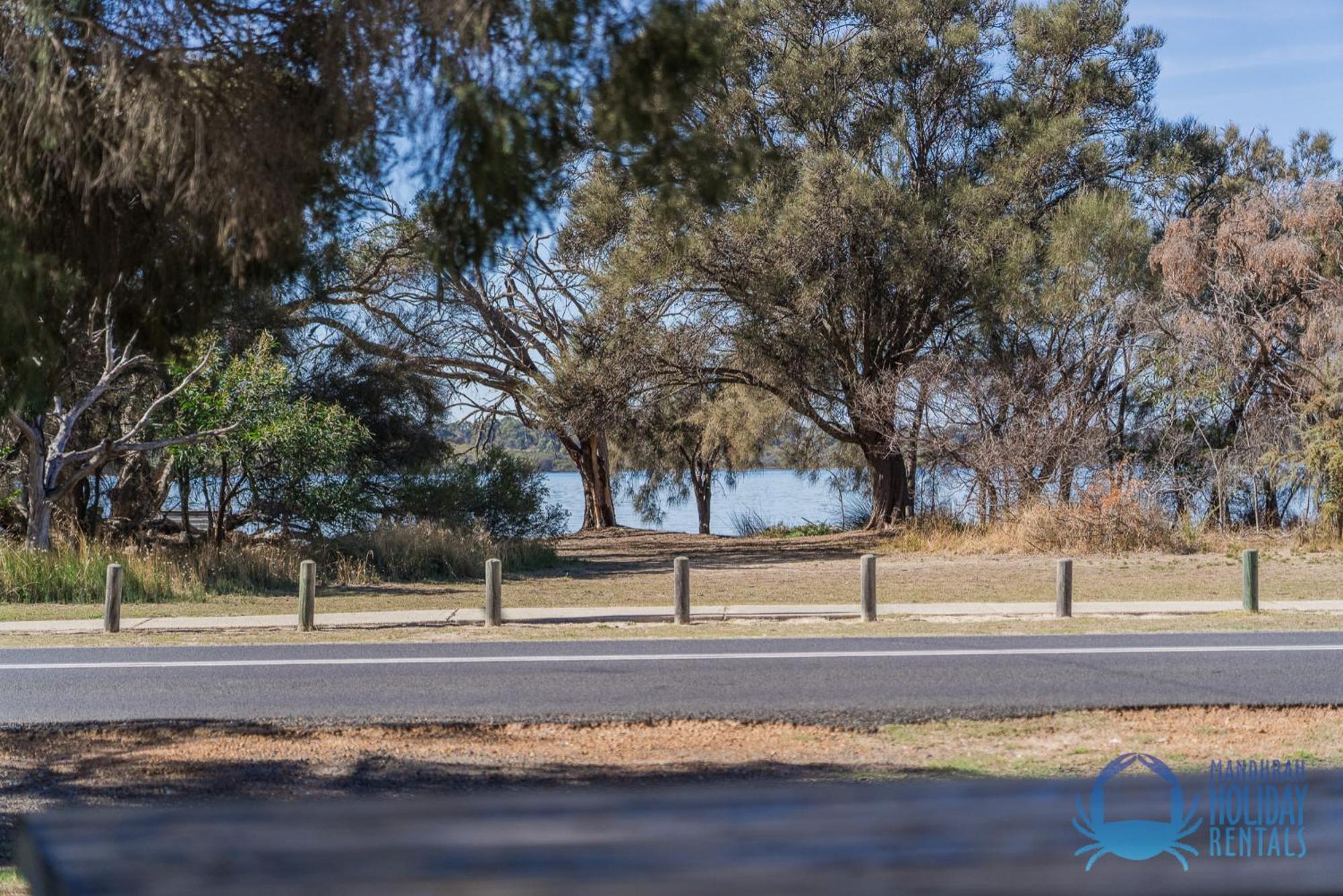 Relax At Dawesville Estuary
