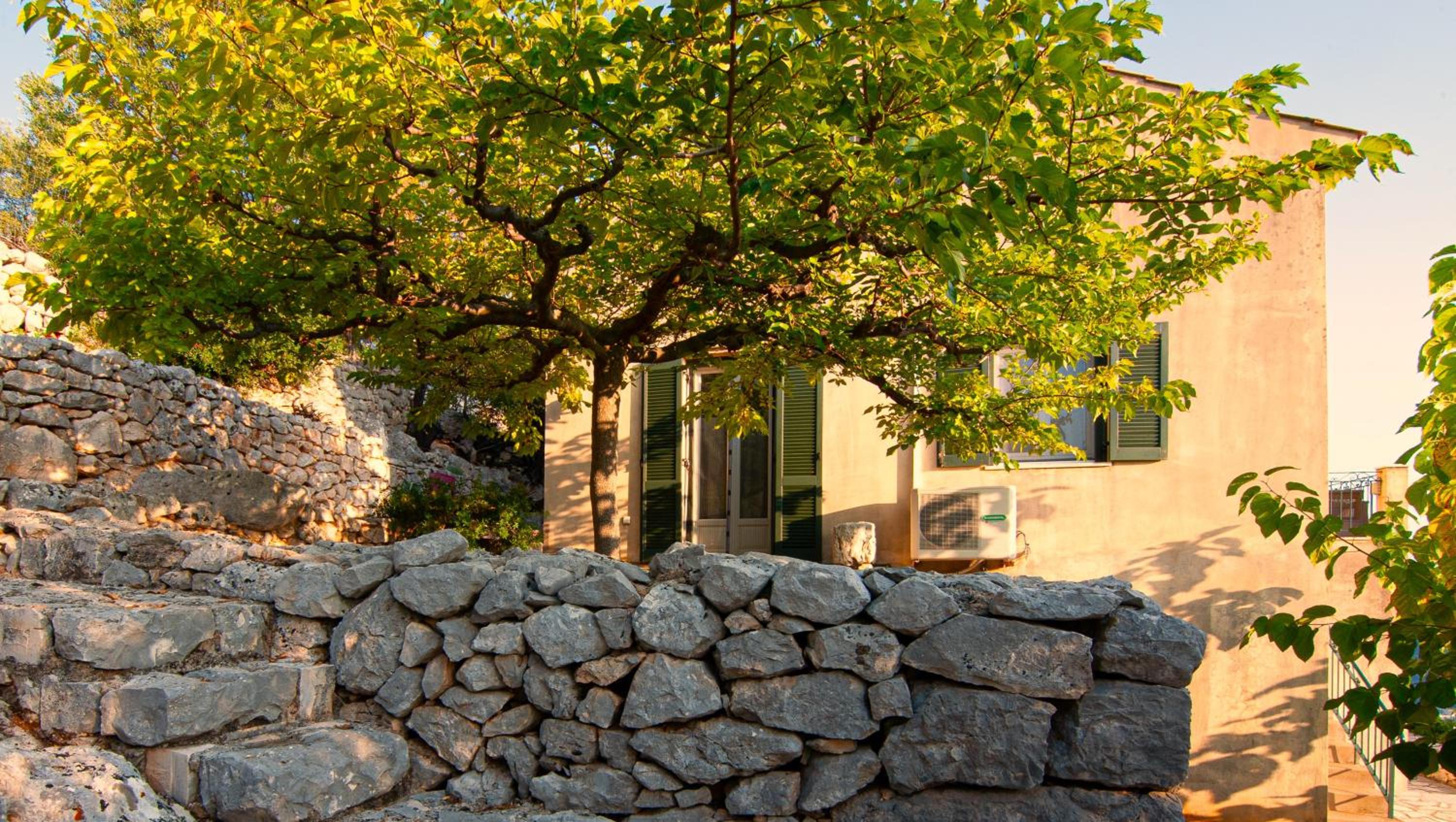 Hotel Villa Kounouvato - Image 1