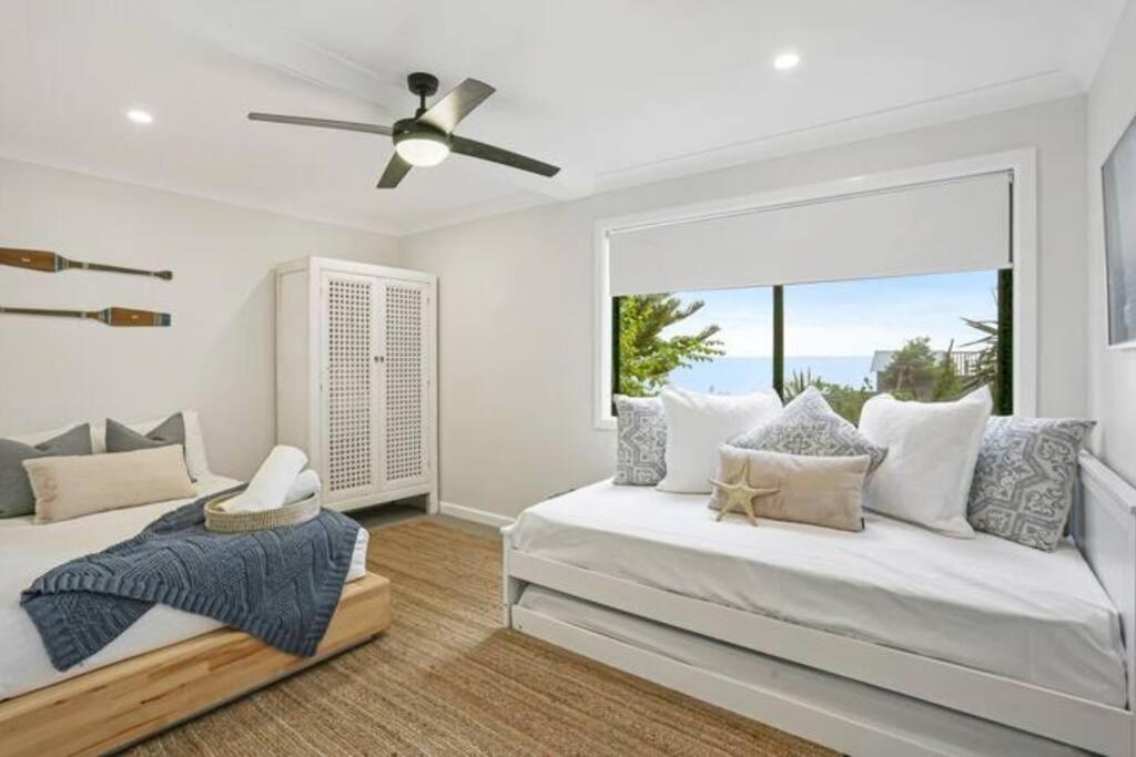 Panoramic Lakefront 6 BDRM Villa