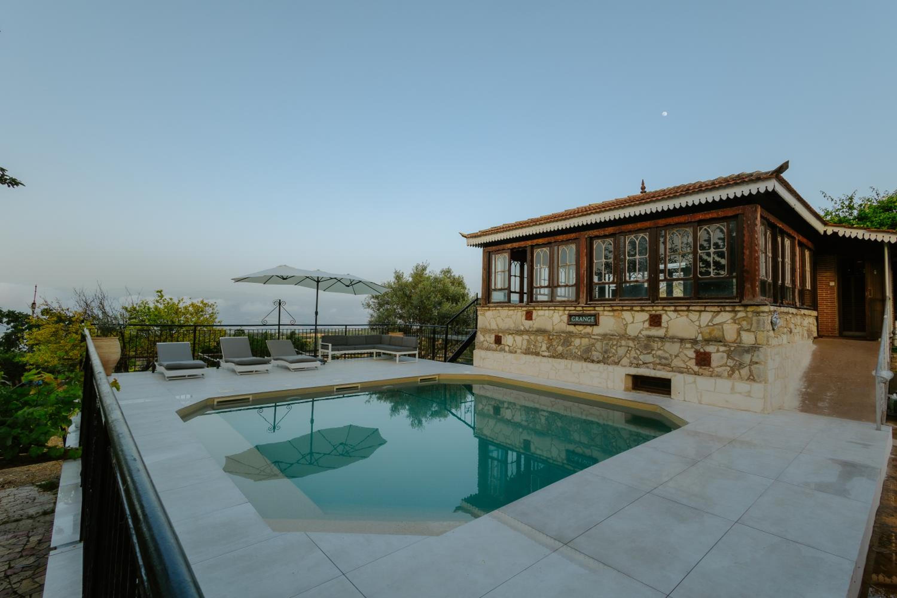 Retreat Kritou Tera