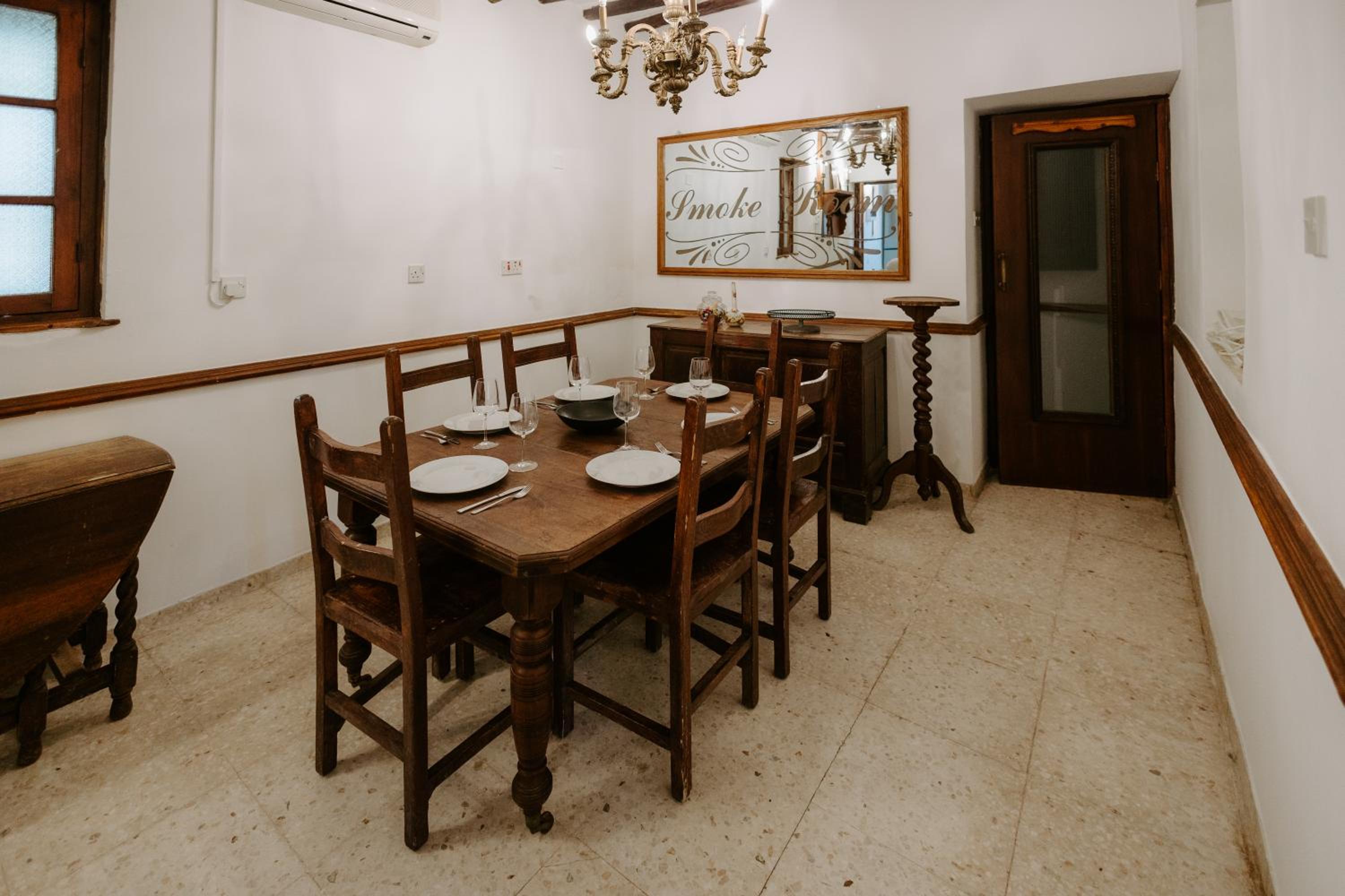 Retreat Kritou Tera