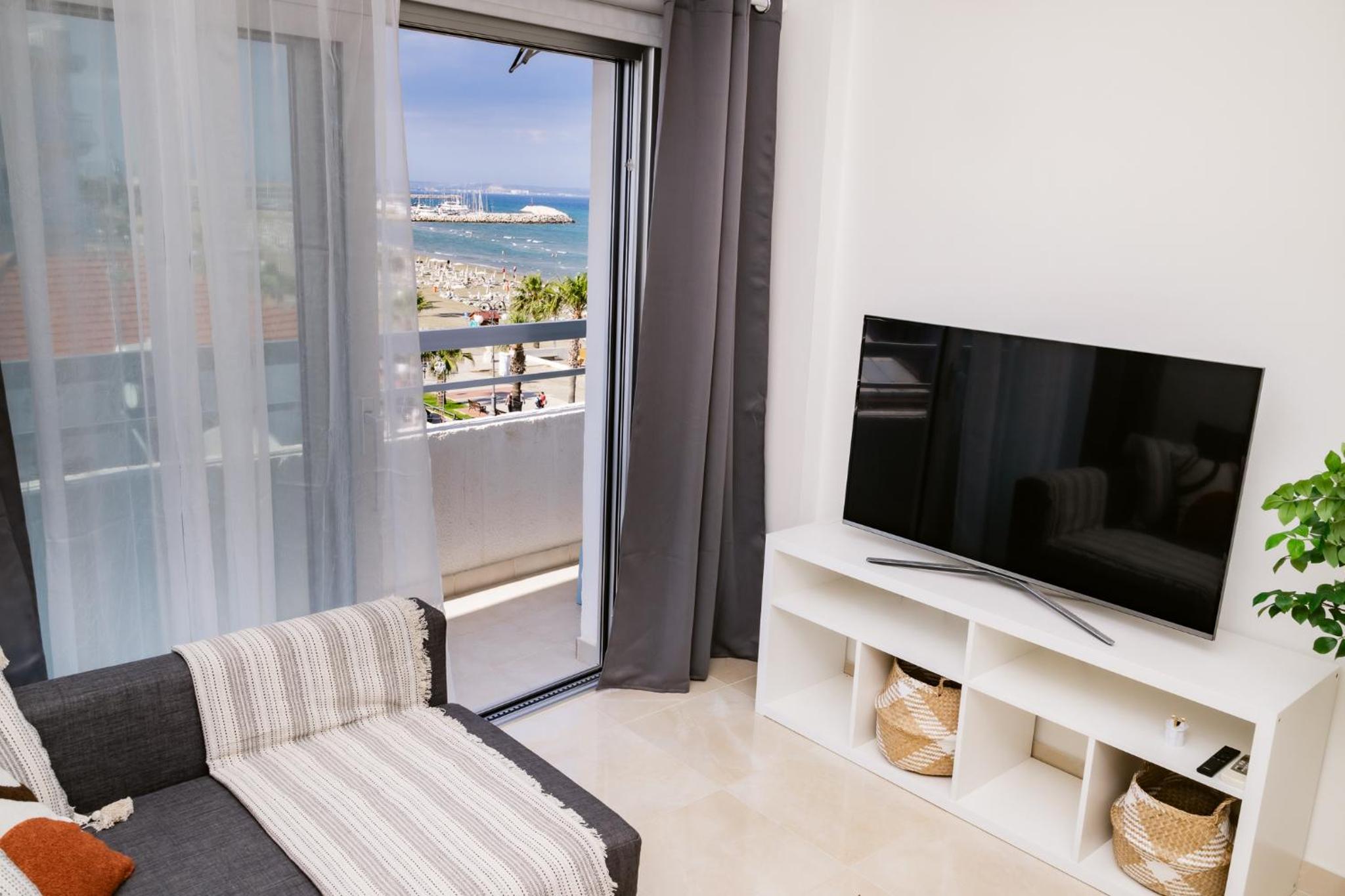 Quattro Beachfront Sea View Ap 34