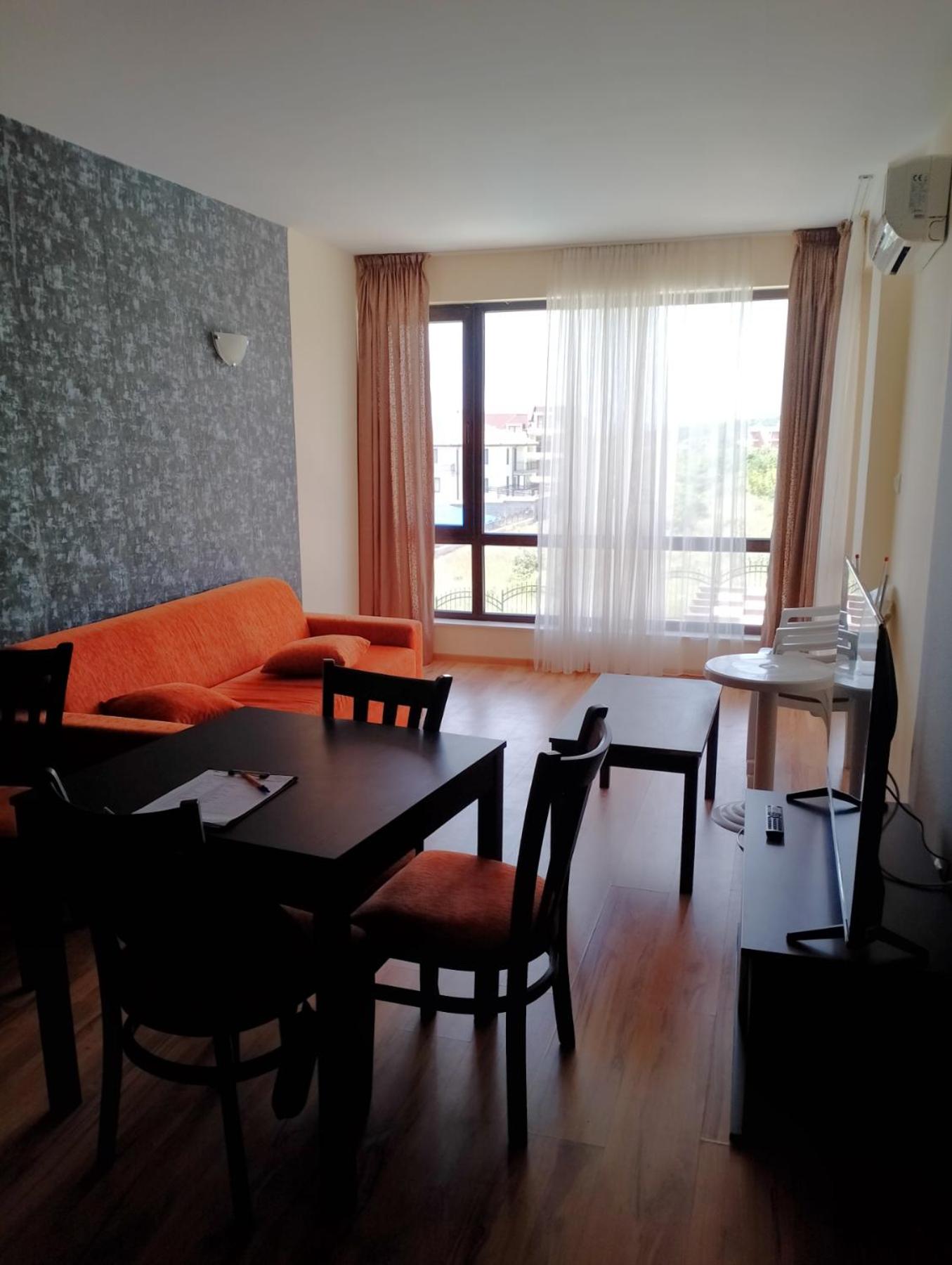 Macon Residence Apartments in Saint Vlas