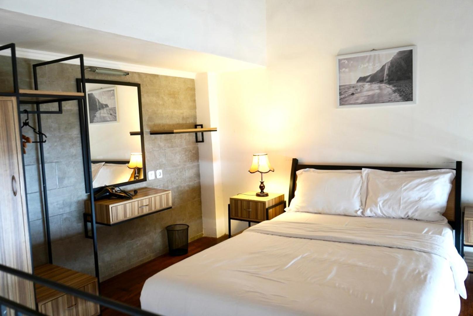 Sunny Scape Loft — hotel room