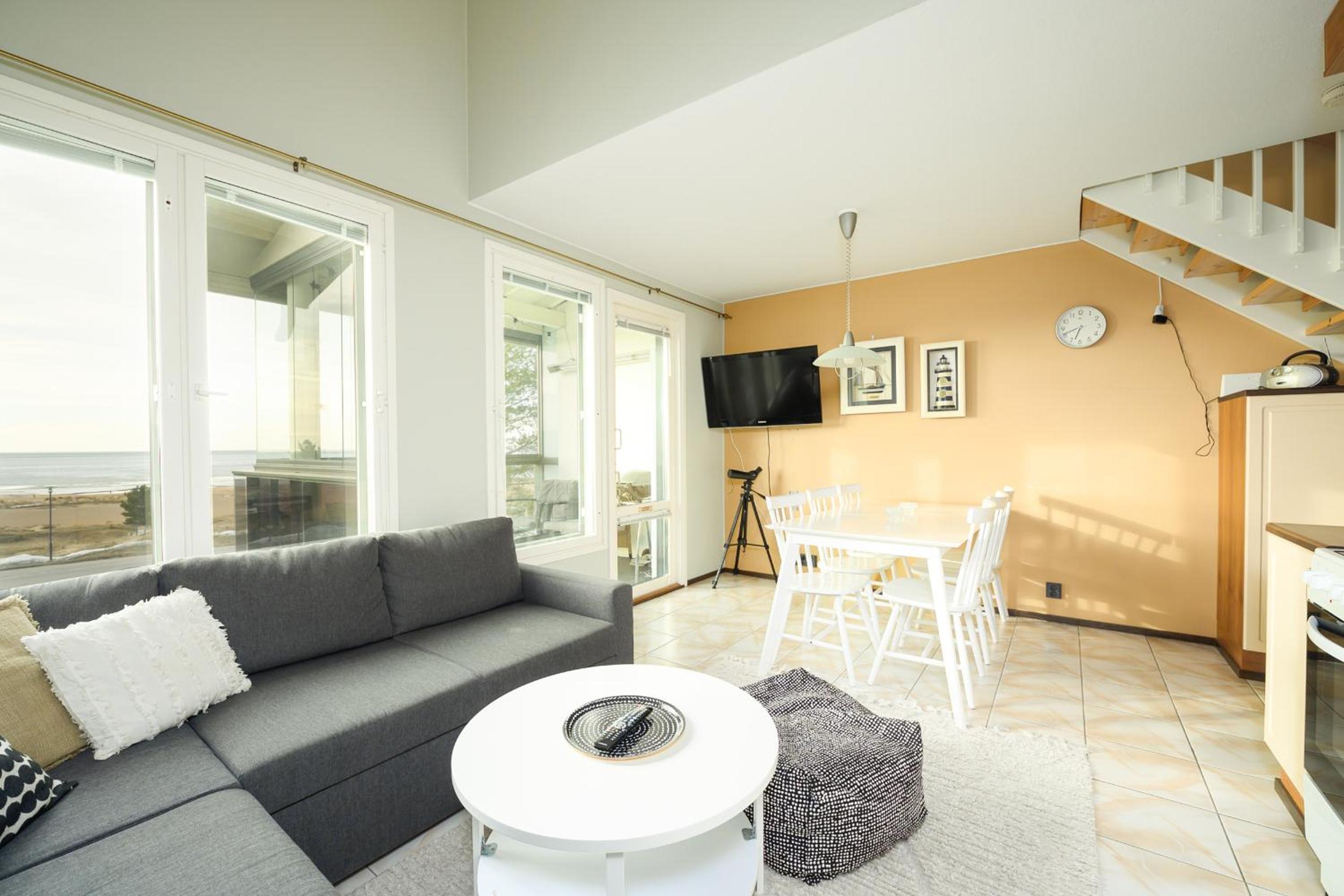SeaStar 215 by Hiekka Booking
