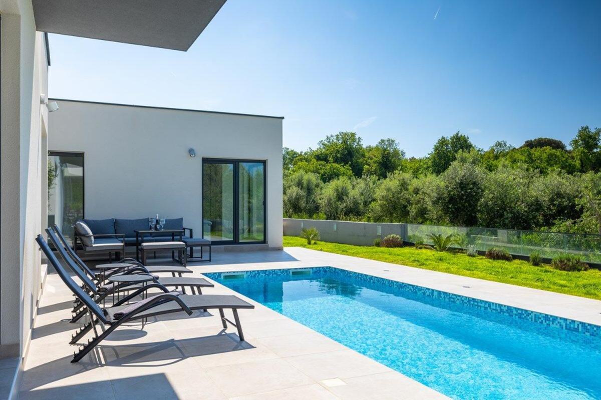 Photo 56