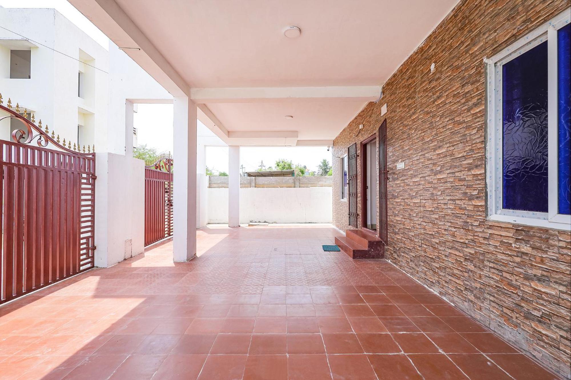 FabExpress Kovalam Residency
