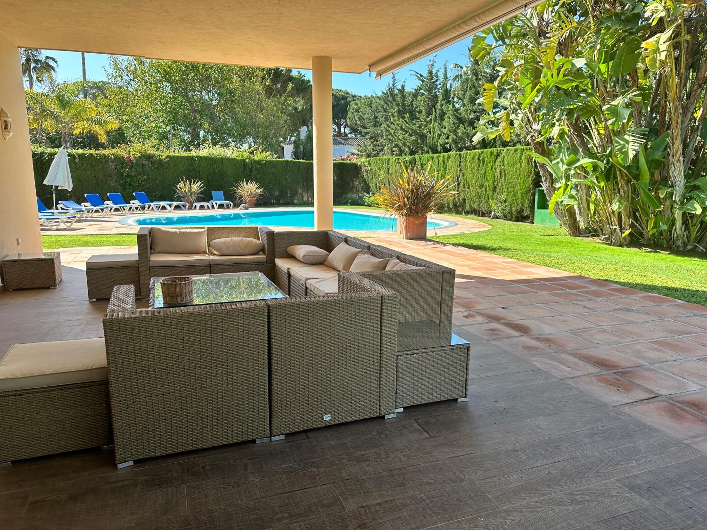 XPCE Artola Playa - Villa de Lujo con pista de padel privada y piscina view 2