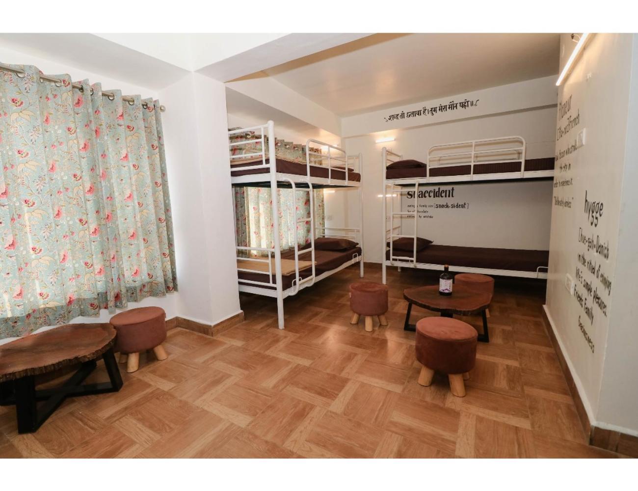 Event-First Bunkotel