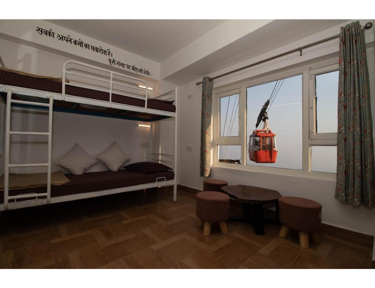 Event-First Bunkotel