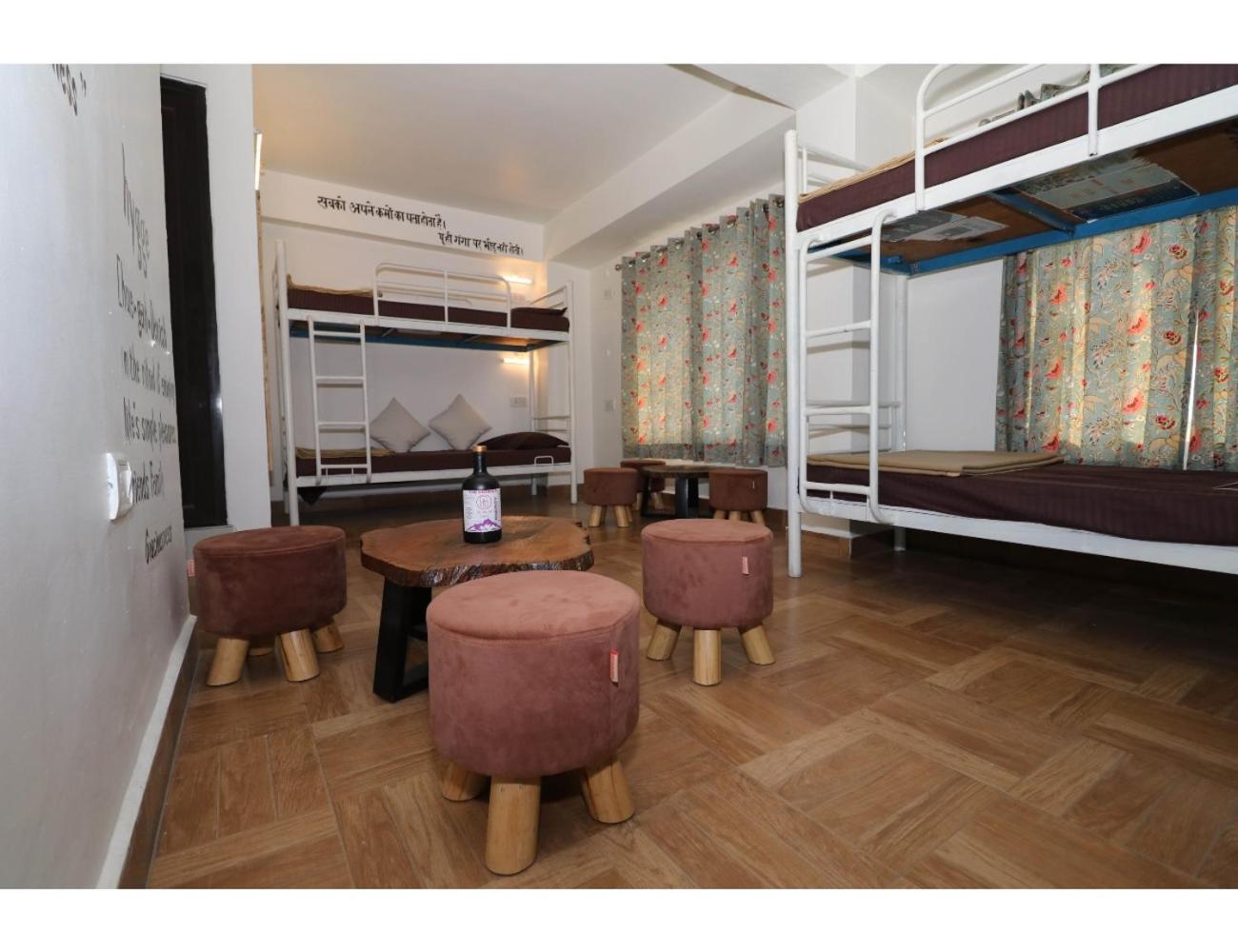 Event-First Bunkotel