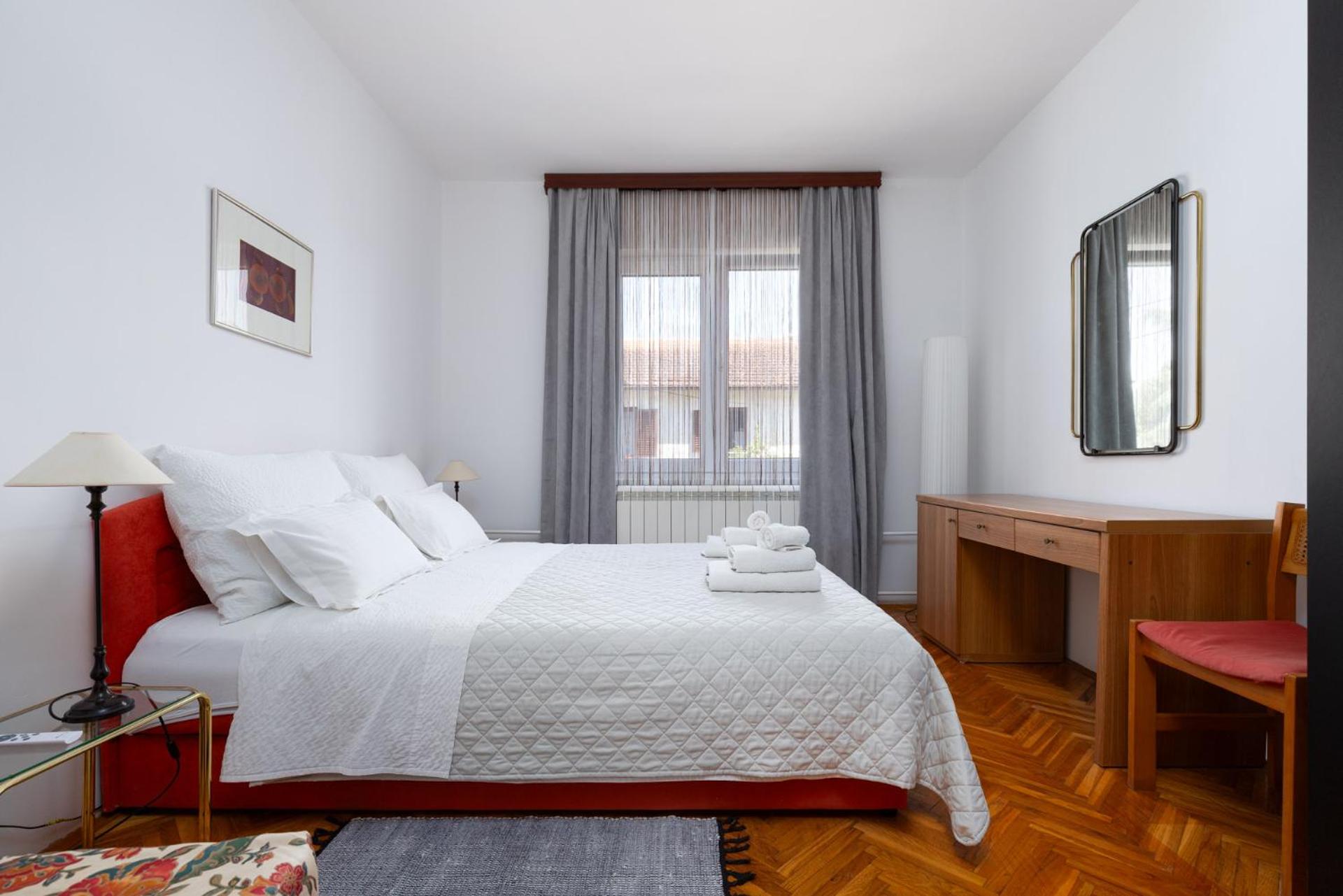 Apartment Ana with Terrace & Pet-friendly view 4