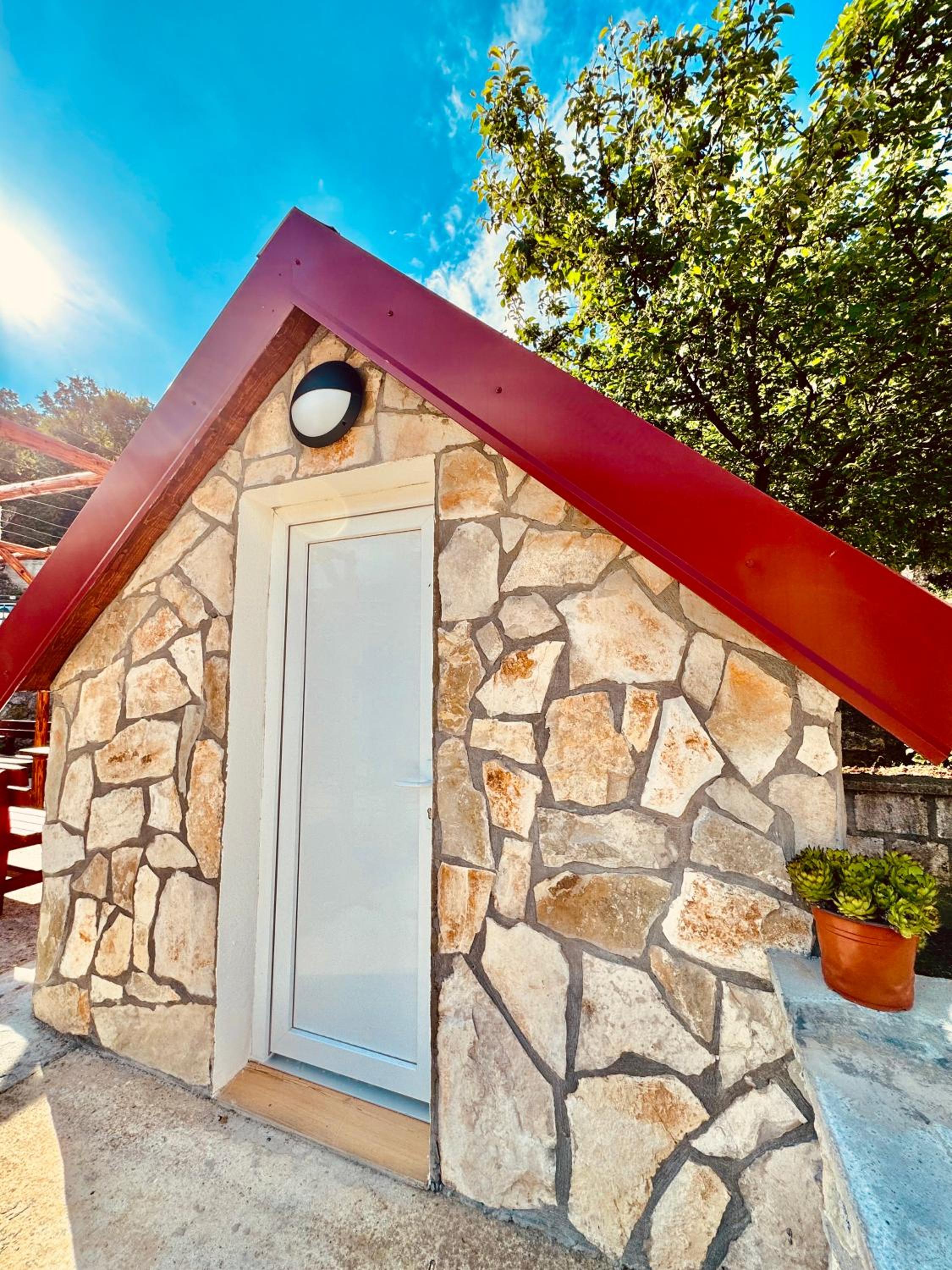 Vikendica,Bungalovi Lipska pećina photo 2