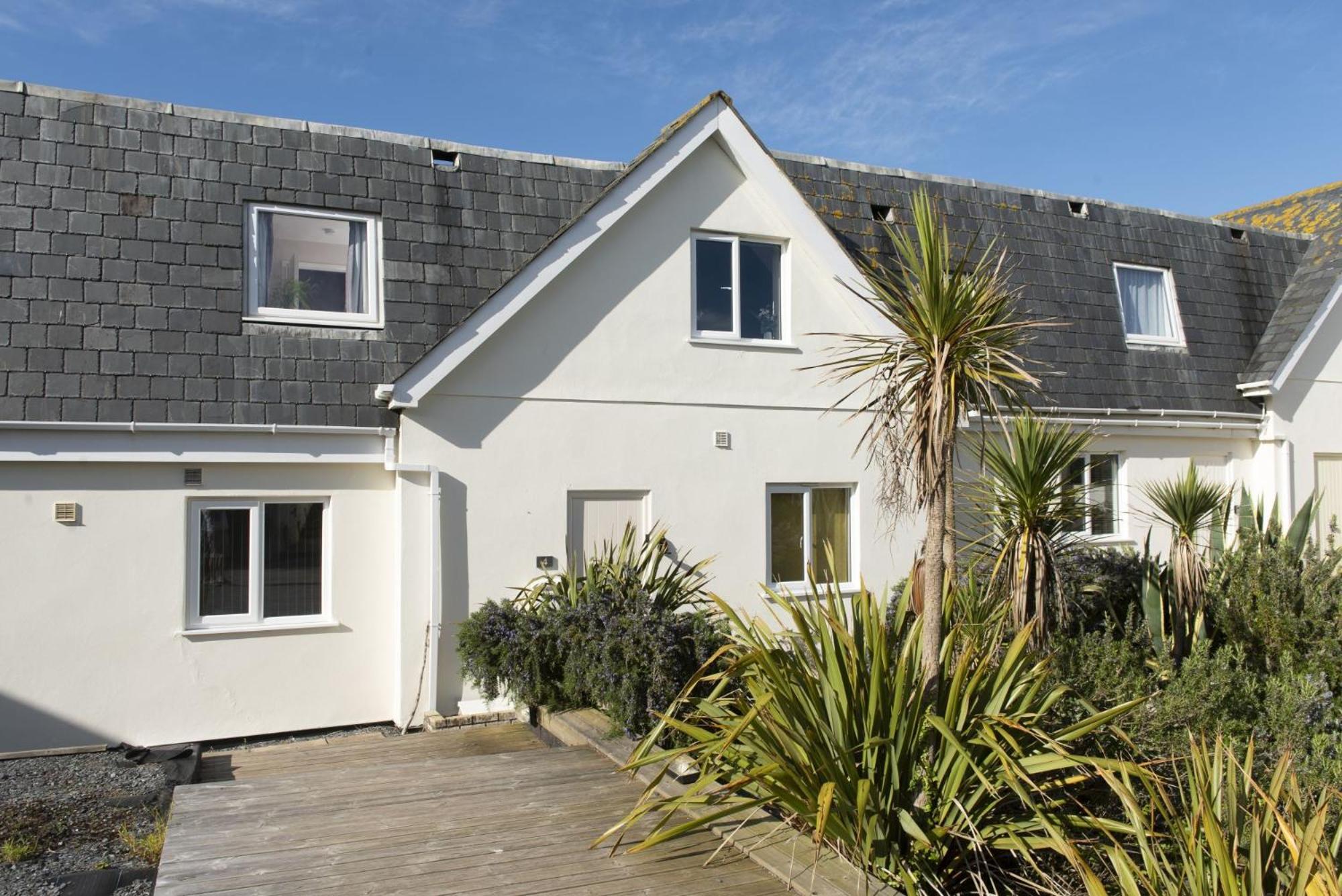 4 Glendorgal Sands, Newquay view 2