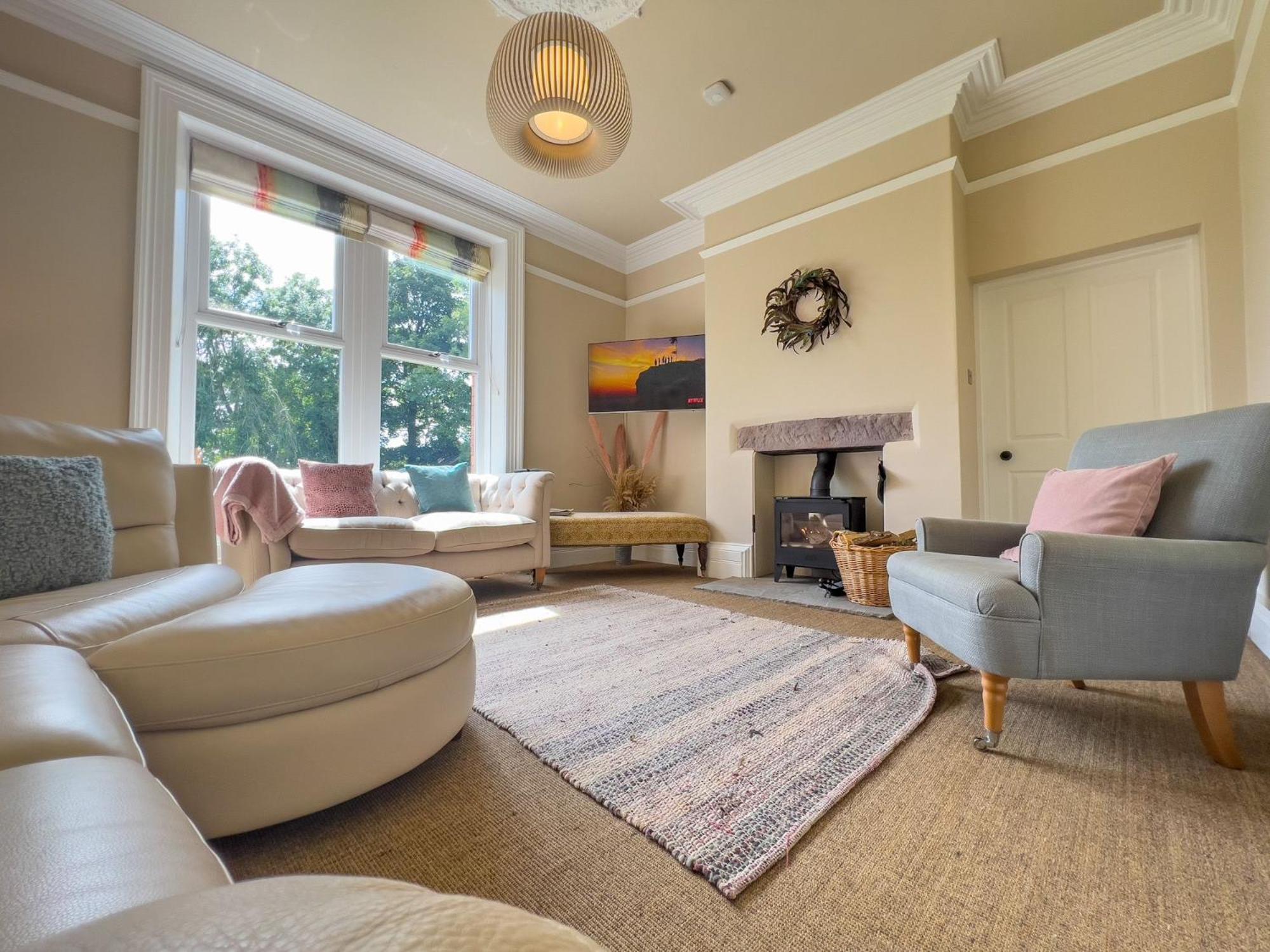 High House Cottage, Southwaite in a rural setting with garden, BBQ & hot tub