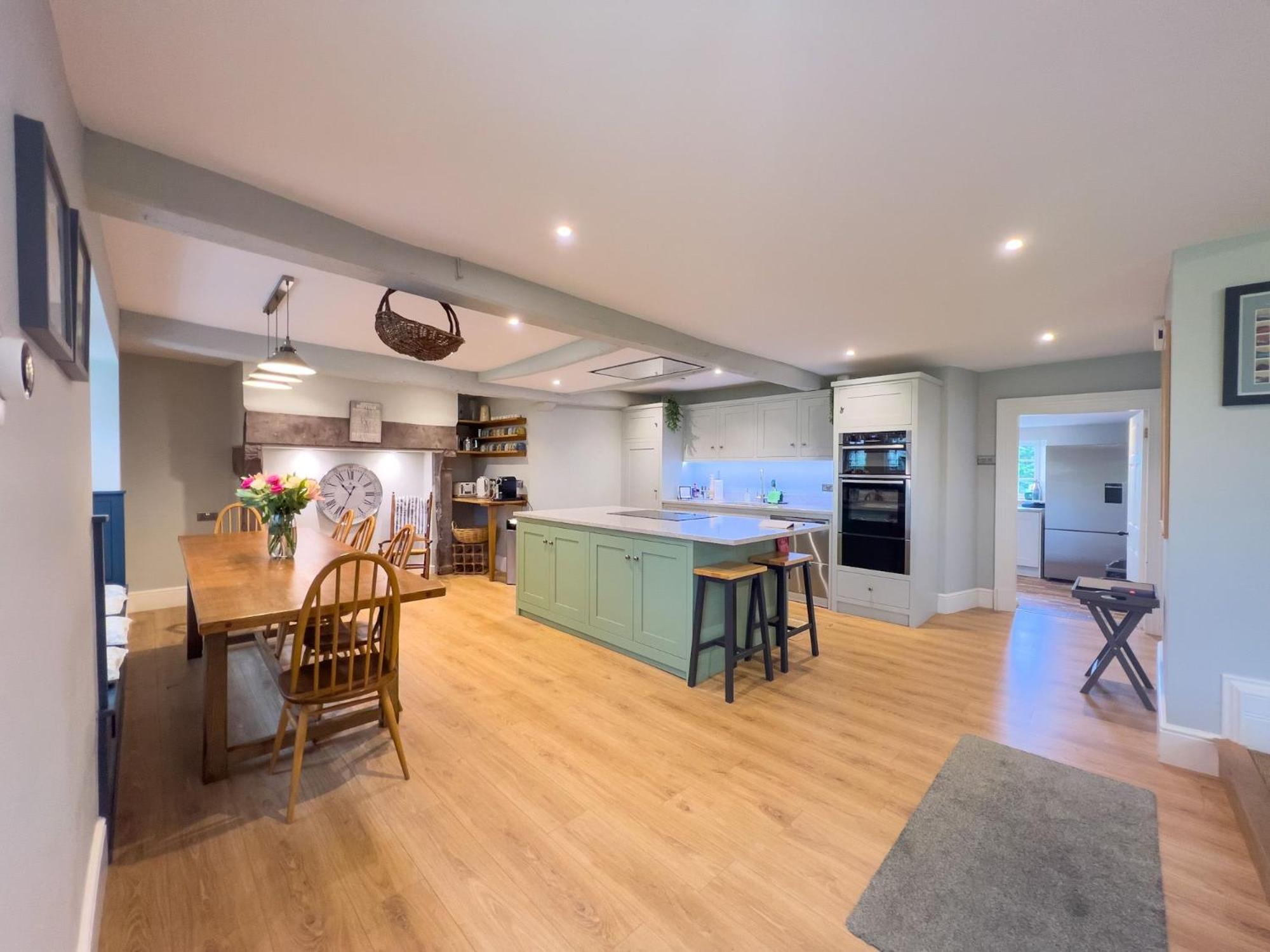 High House Cottage, Southwaite in a rural setting with garden, BBQ & hot tub