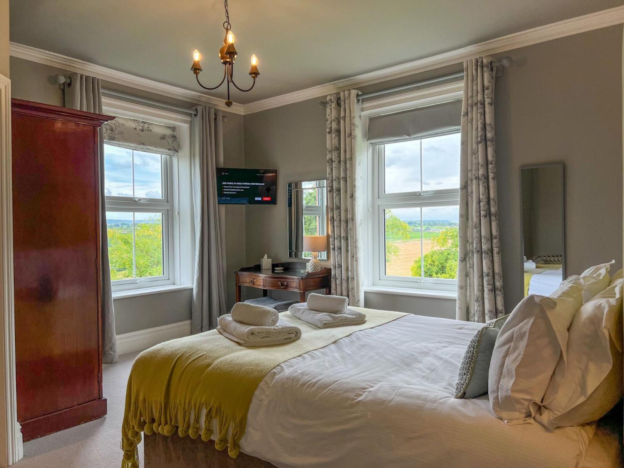 High House Cottage, Southwaite in a rural setting with garden, BBQ & hot tub