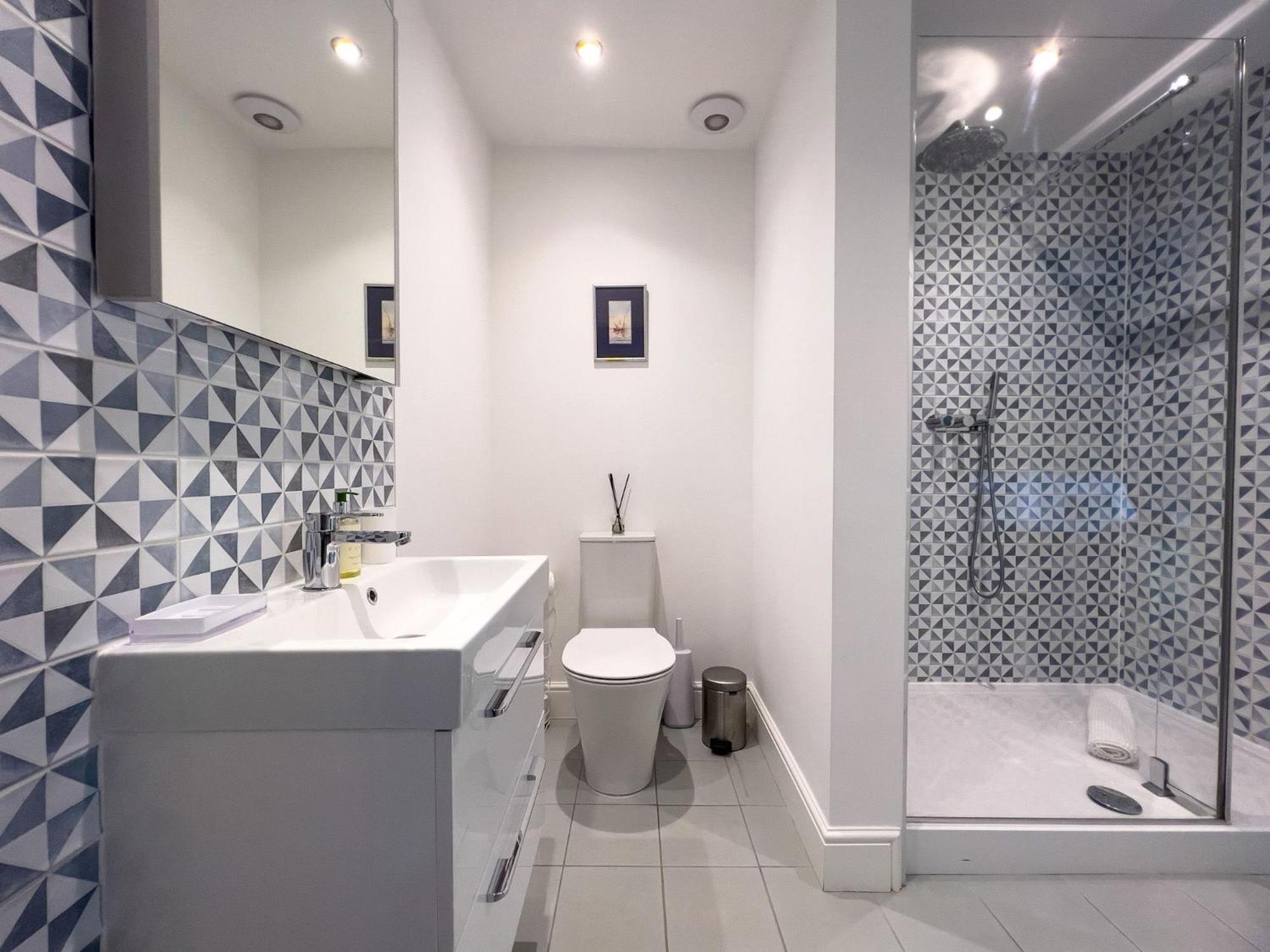 High House Cottage, Southwaite in a rural setting with garden, BBQ & hot tub