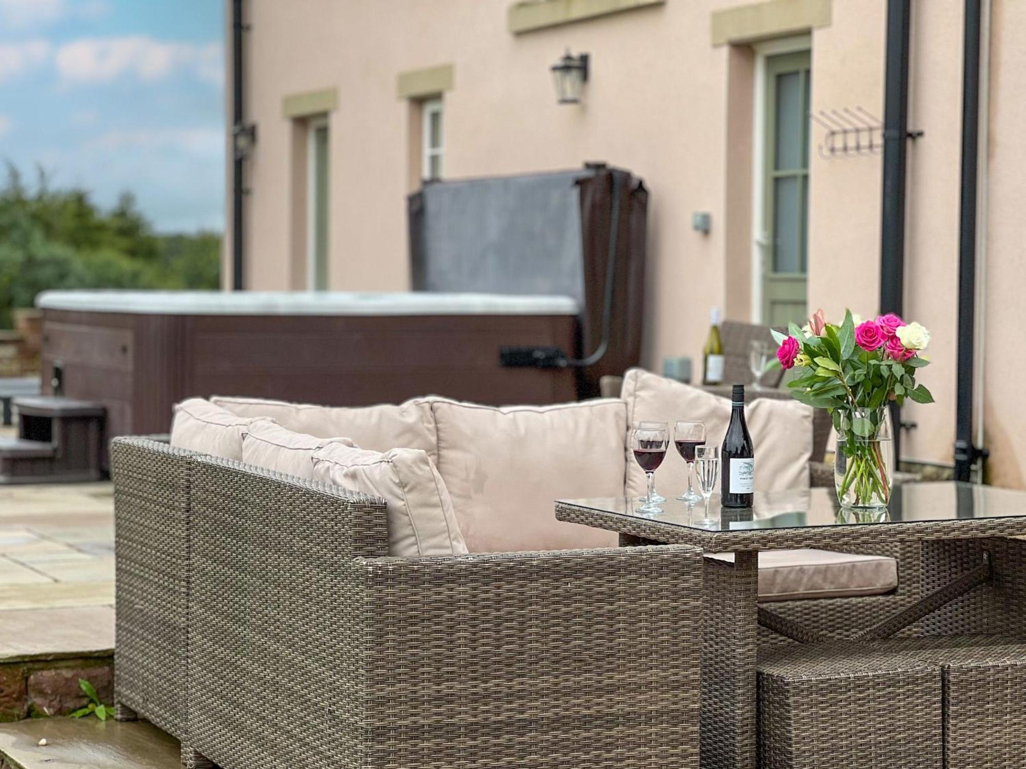 High House Cottage, Southwaite in a rural setting with garden, BBQ & hot tub
