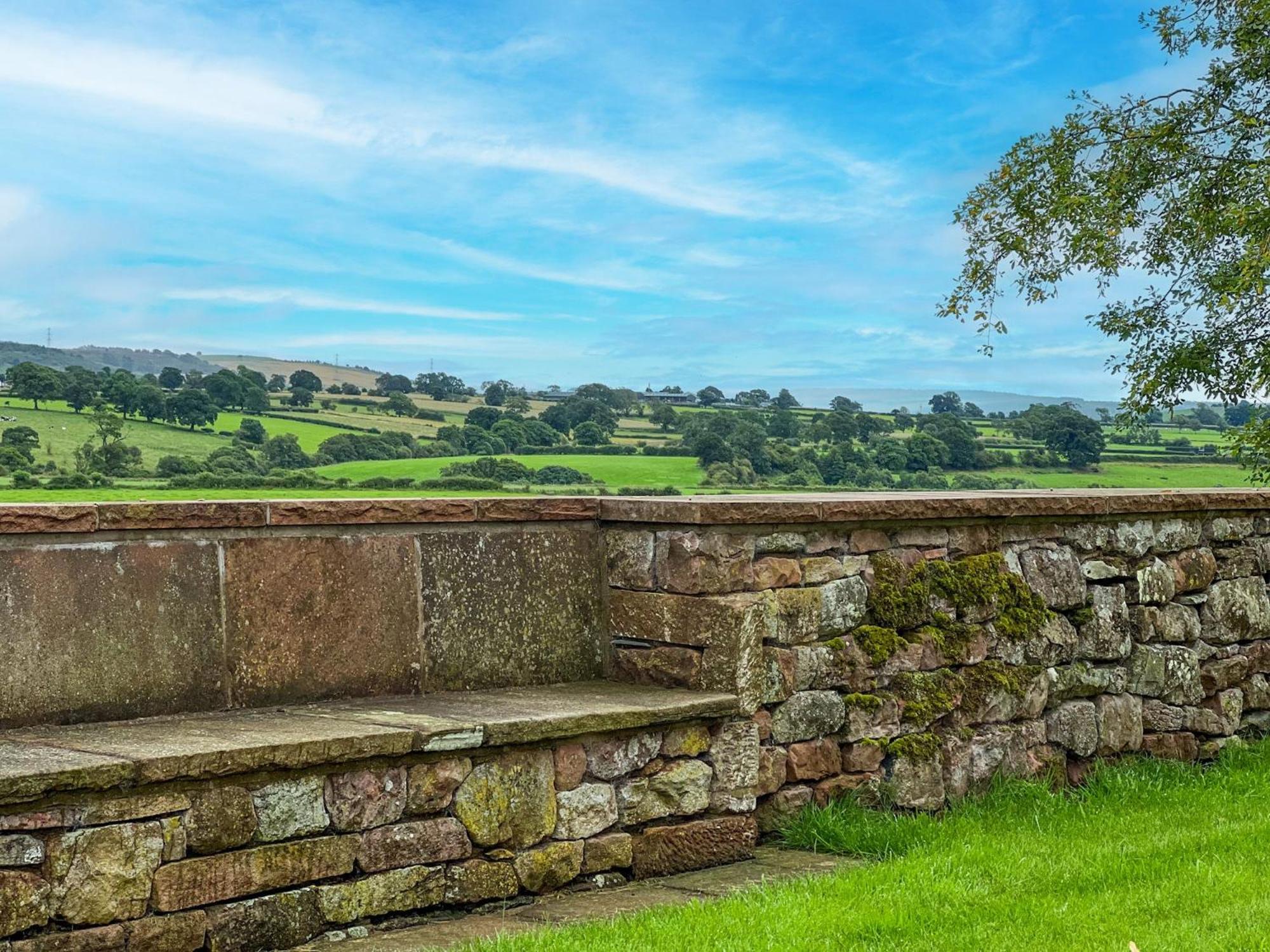High House Cottage, Southwaite in a rural setting with garden, BBQ & hot tub