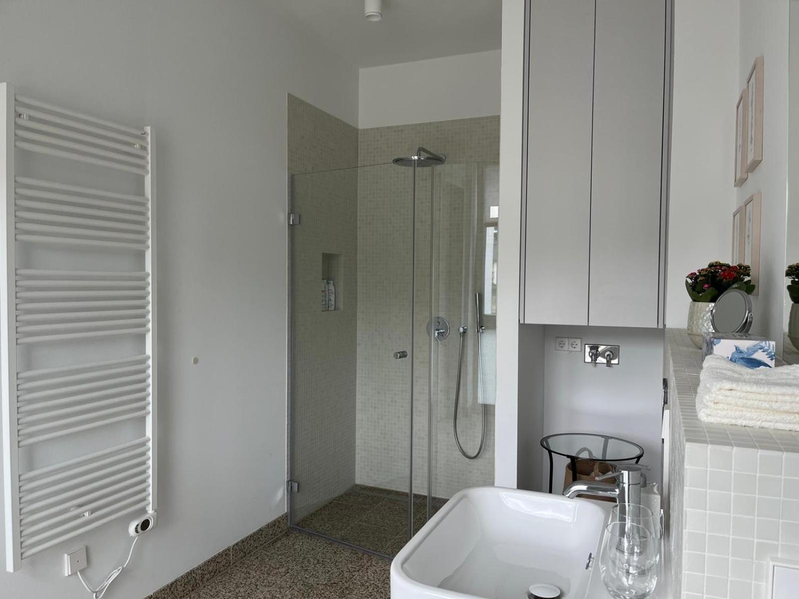 My Marina Apartment mit Pool und Sauna am See