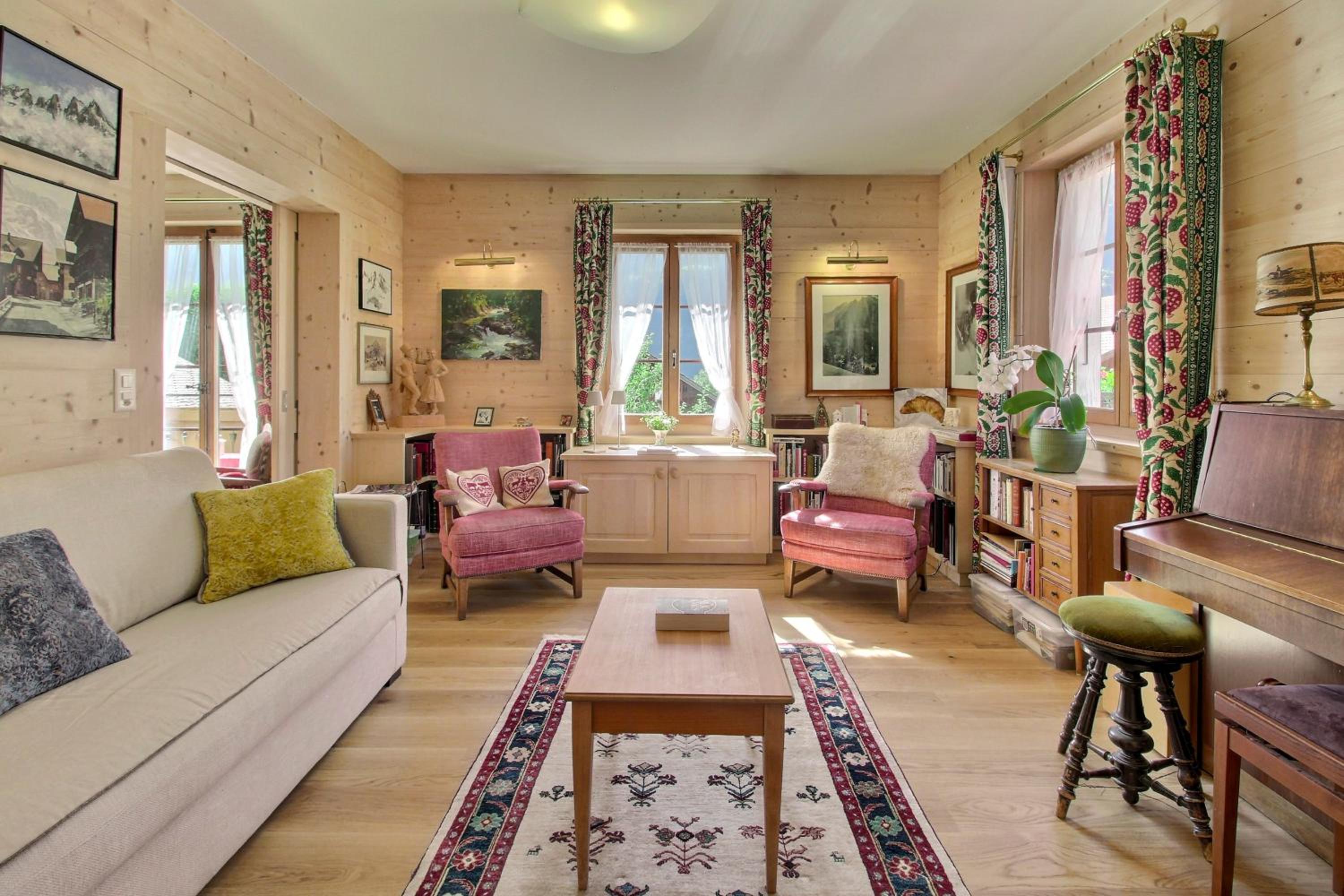 Four story family Chalet Eden