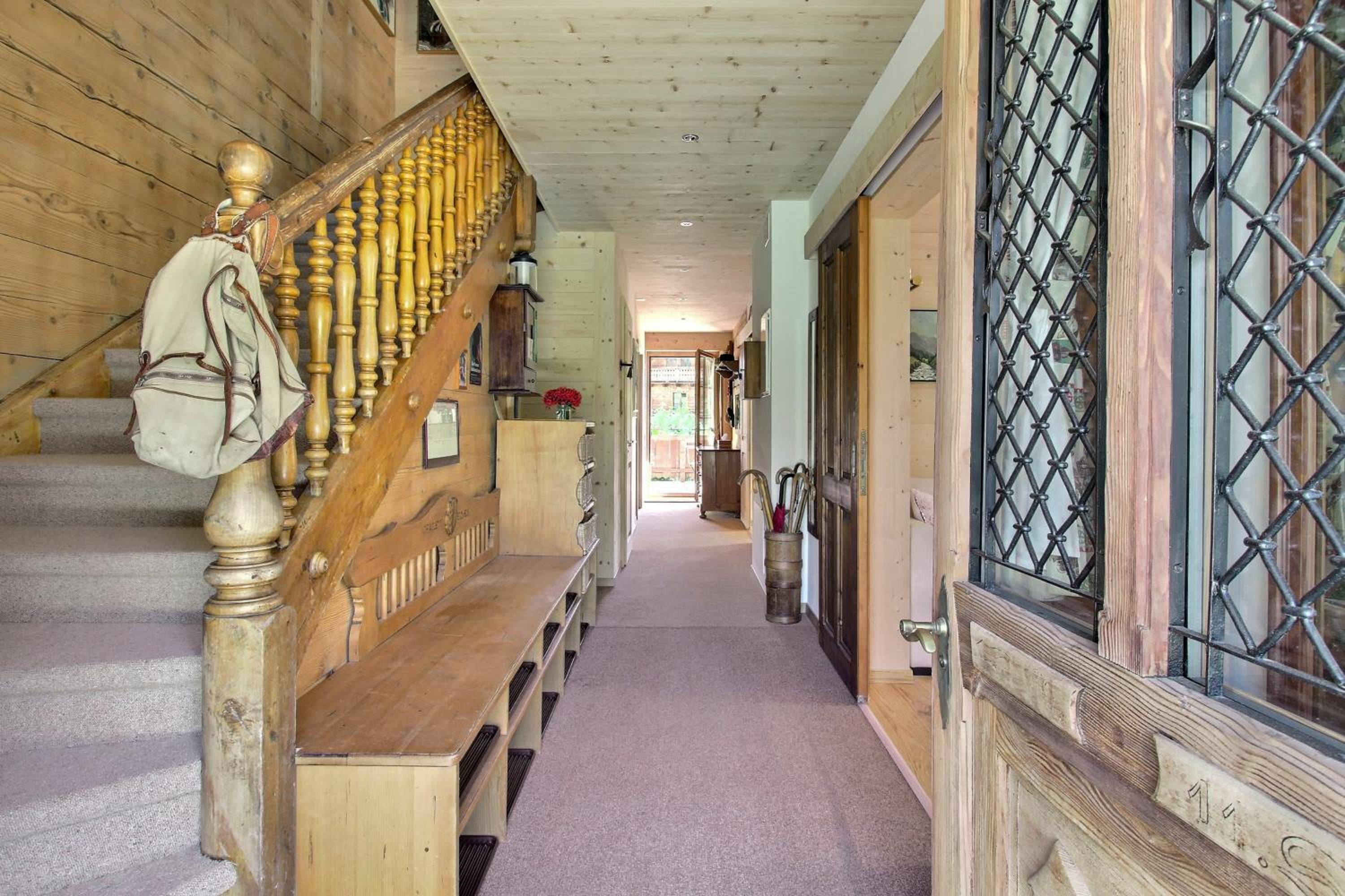 Four story family Chalet Eden
