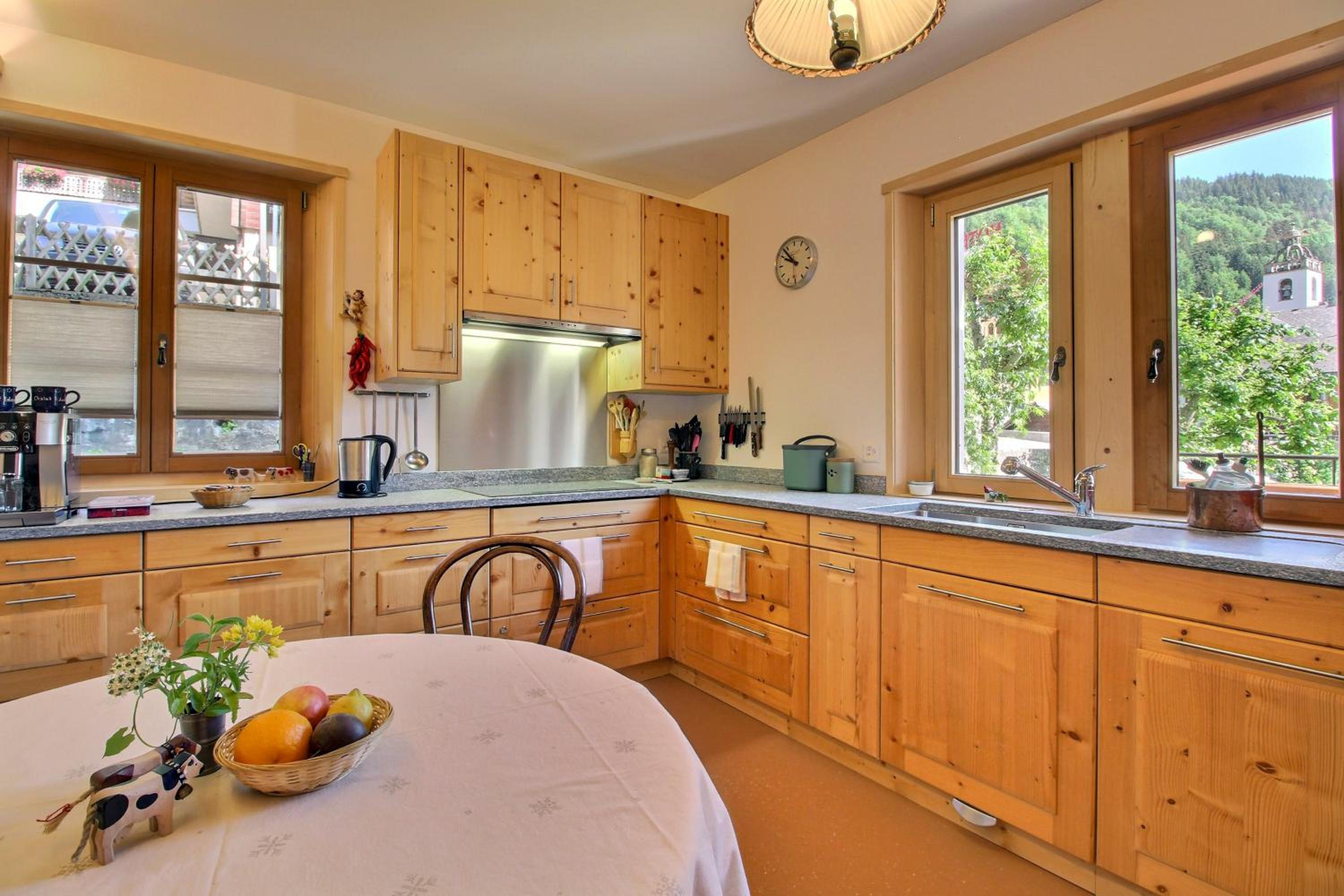 Four story family Chalet Eden