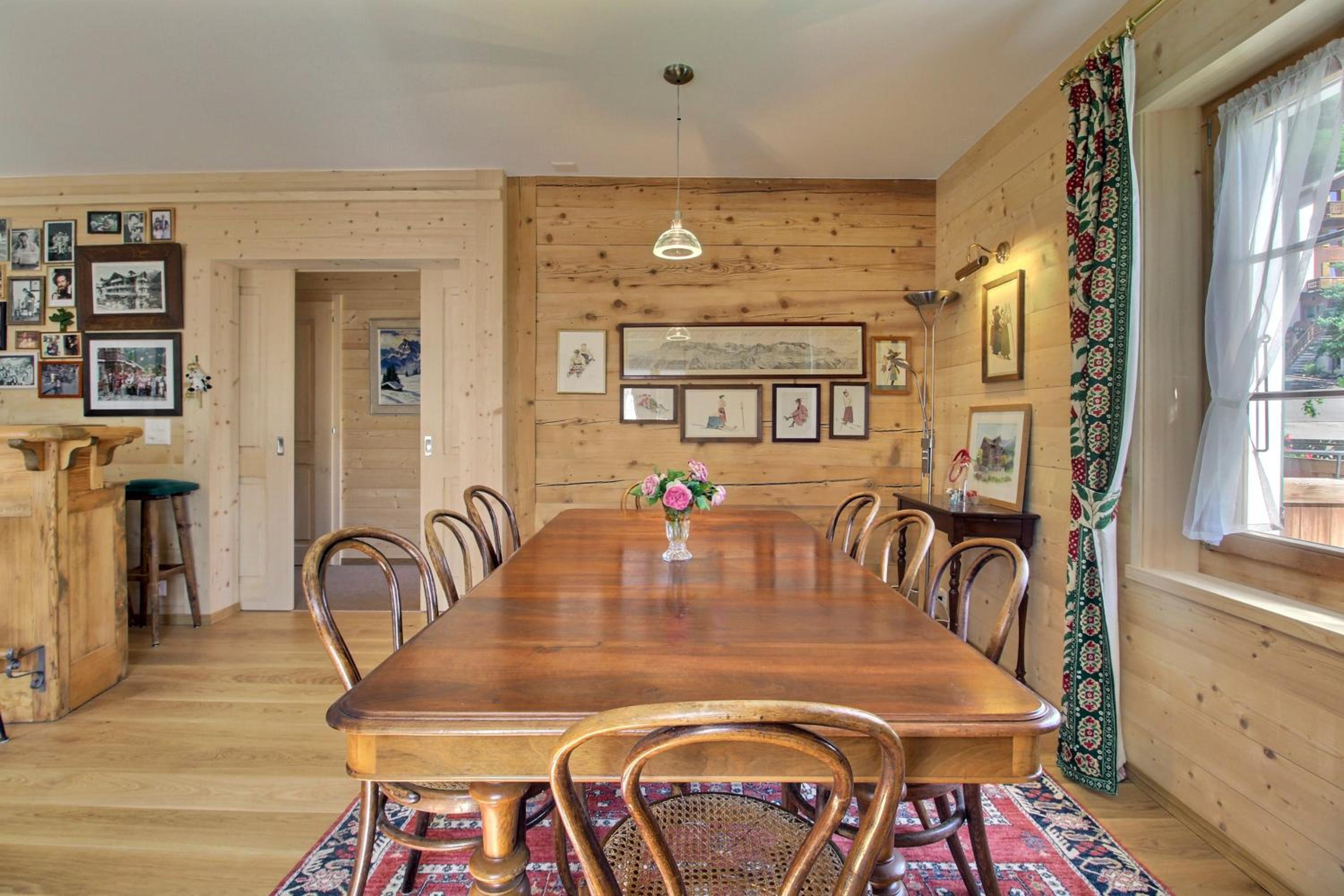 Four story family Chalet Eden