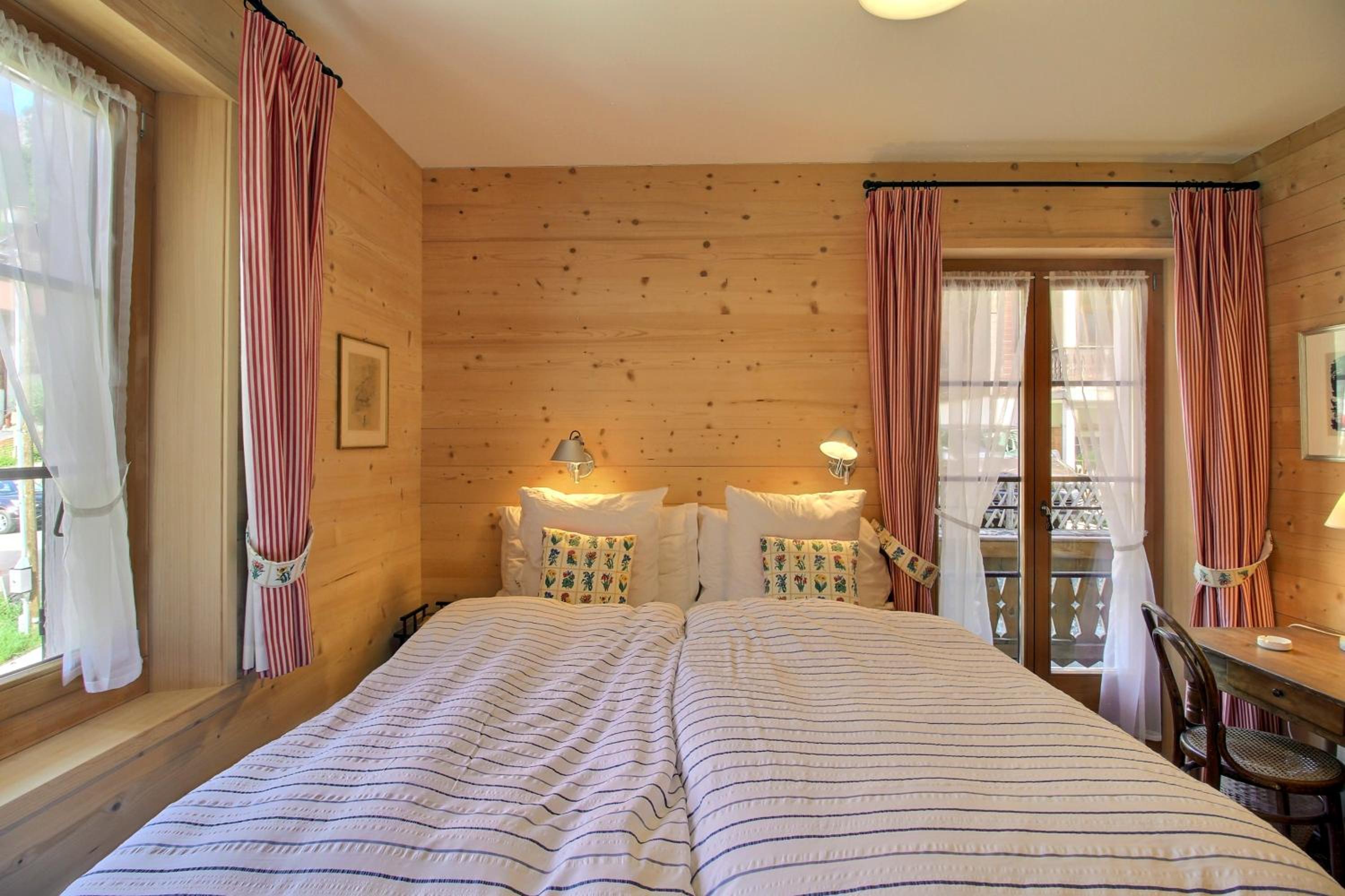 Four story family Chalet Eden