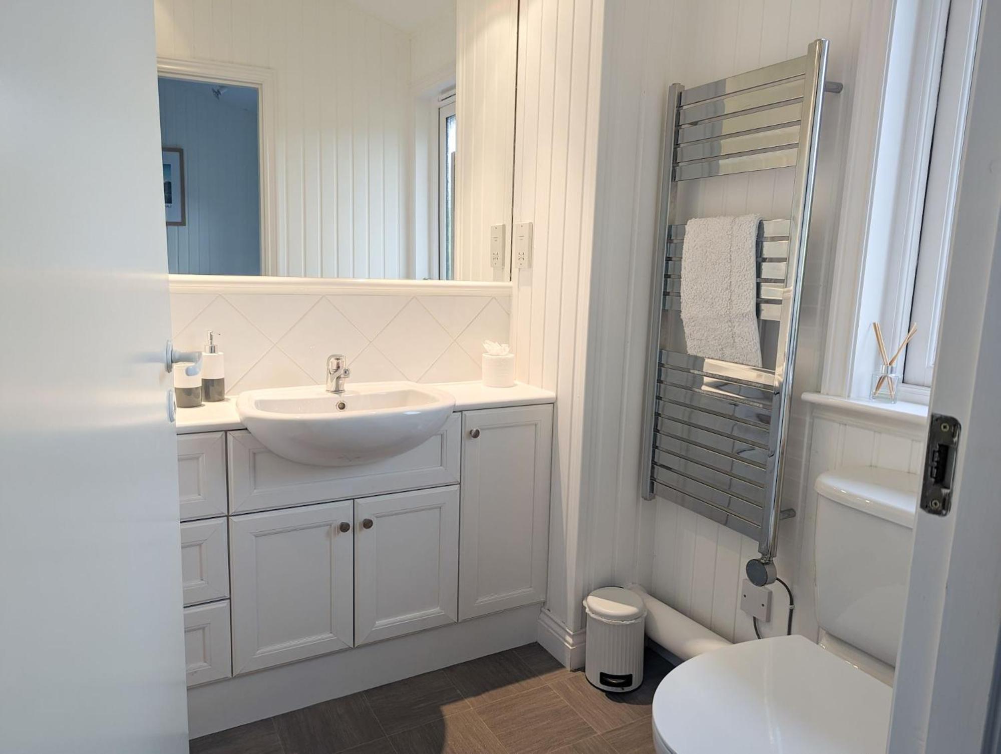 Sparrows Nest, Yanwath a dog friendly lodge only 10 minute drive to Lake Ullswater