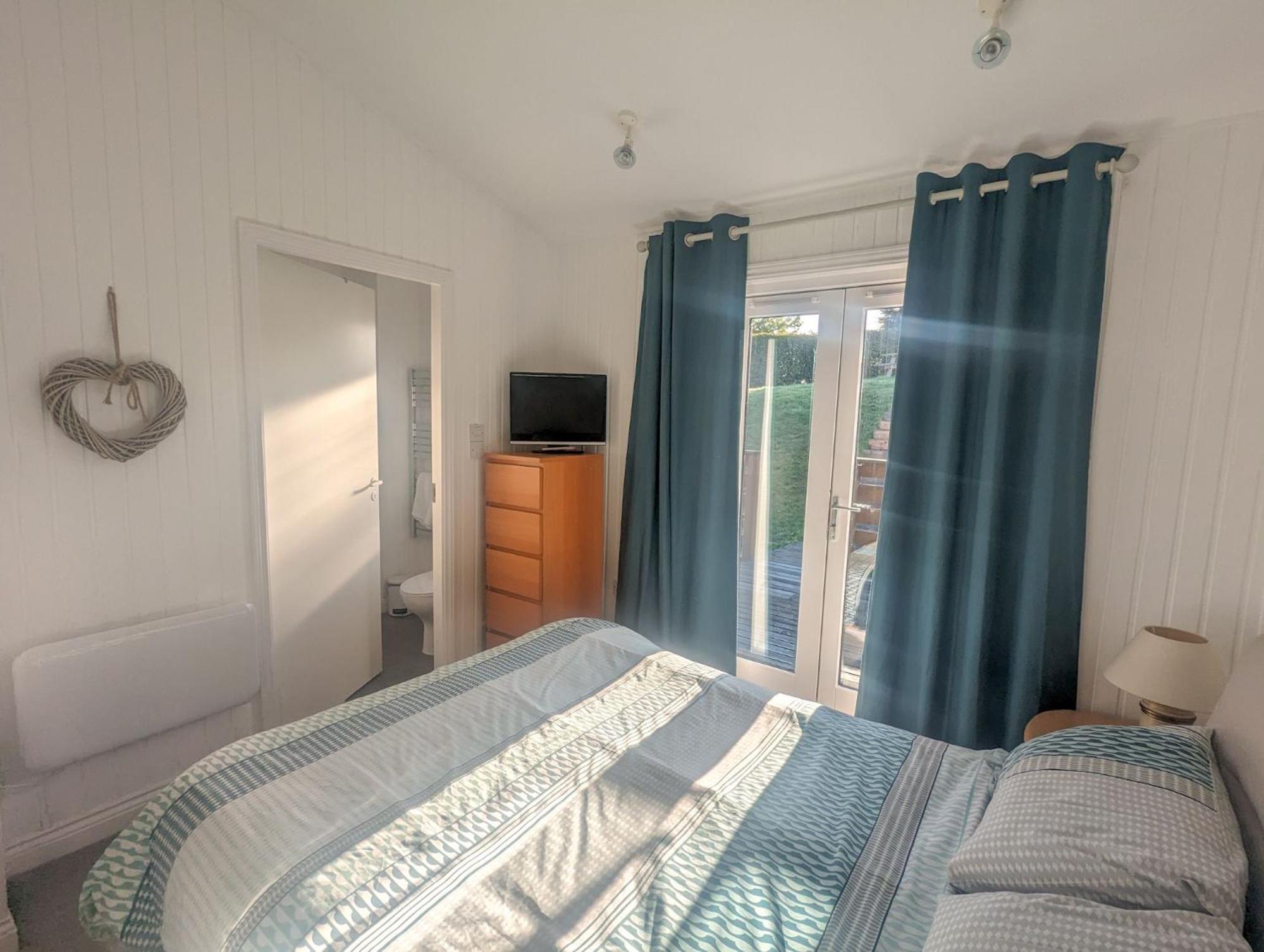 Sparrows Nest, Yanwath a dog friendly lodge only 10 minute drive to Lake Ullswater