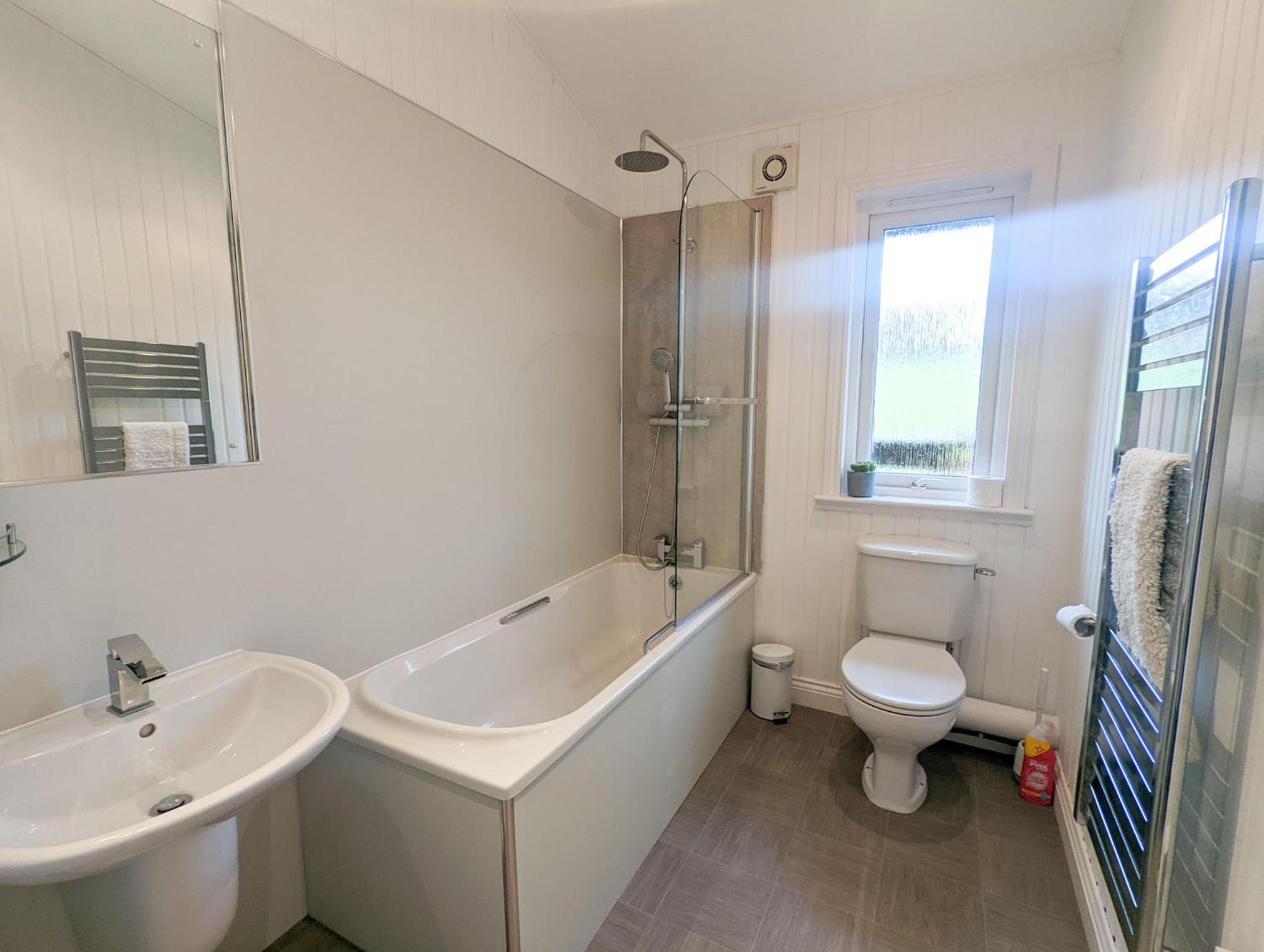 Sparrows Nest, Yanwath a dog friendly lodge only 10 minute drive to Lake Ullswater