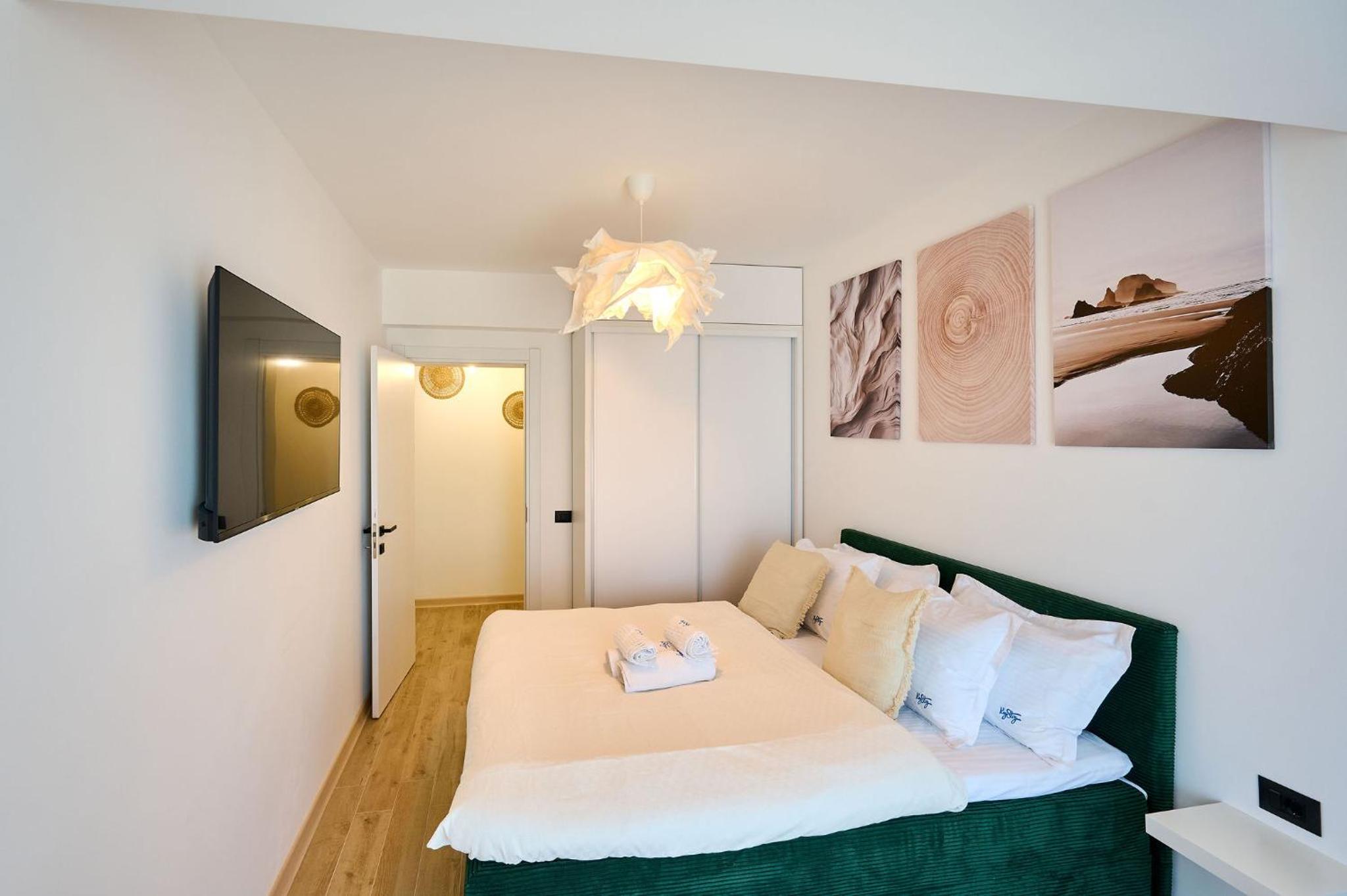 Seaside Serenity Apartment in Infinity Beach Resort - parking view 5