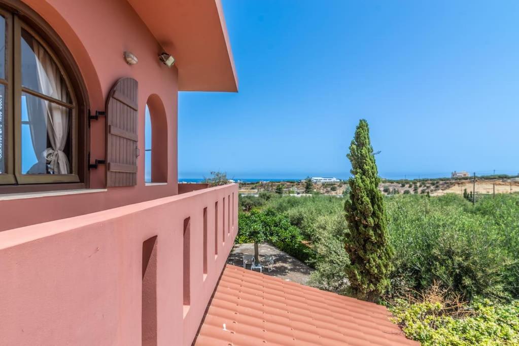 Olivegarden Cottage near the Beach view 4