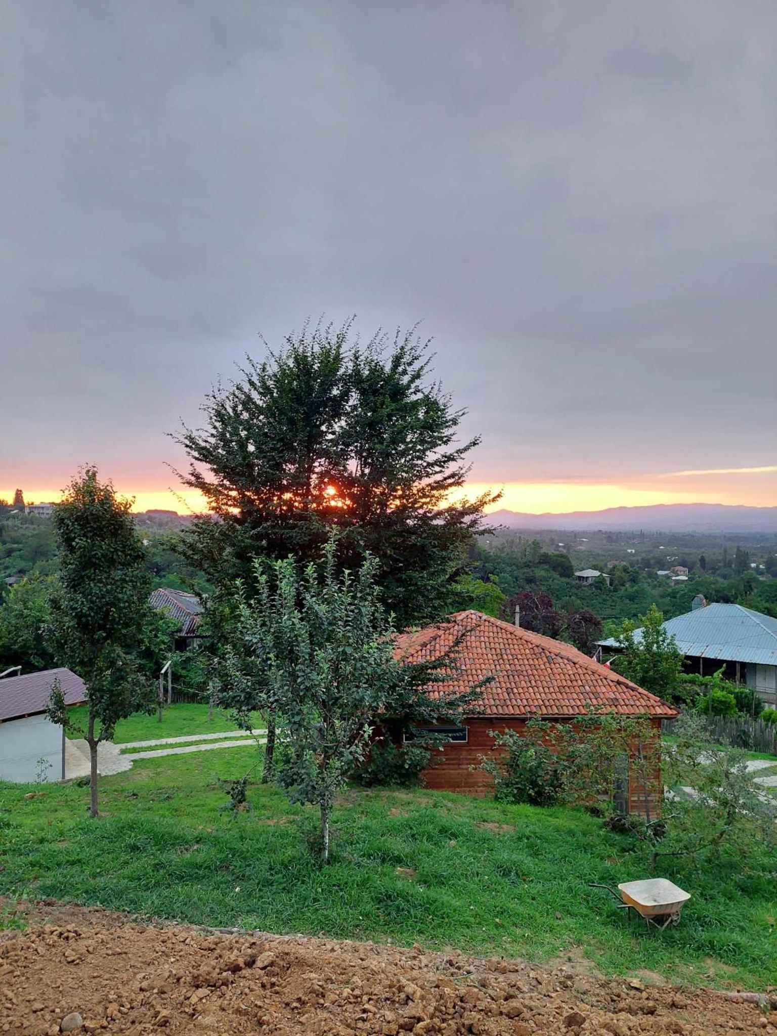 Skijis Sakhli