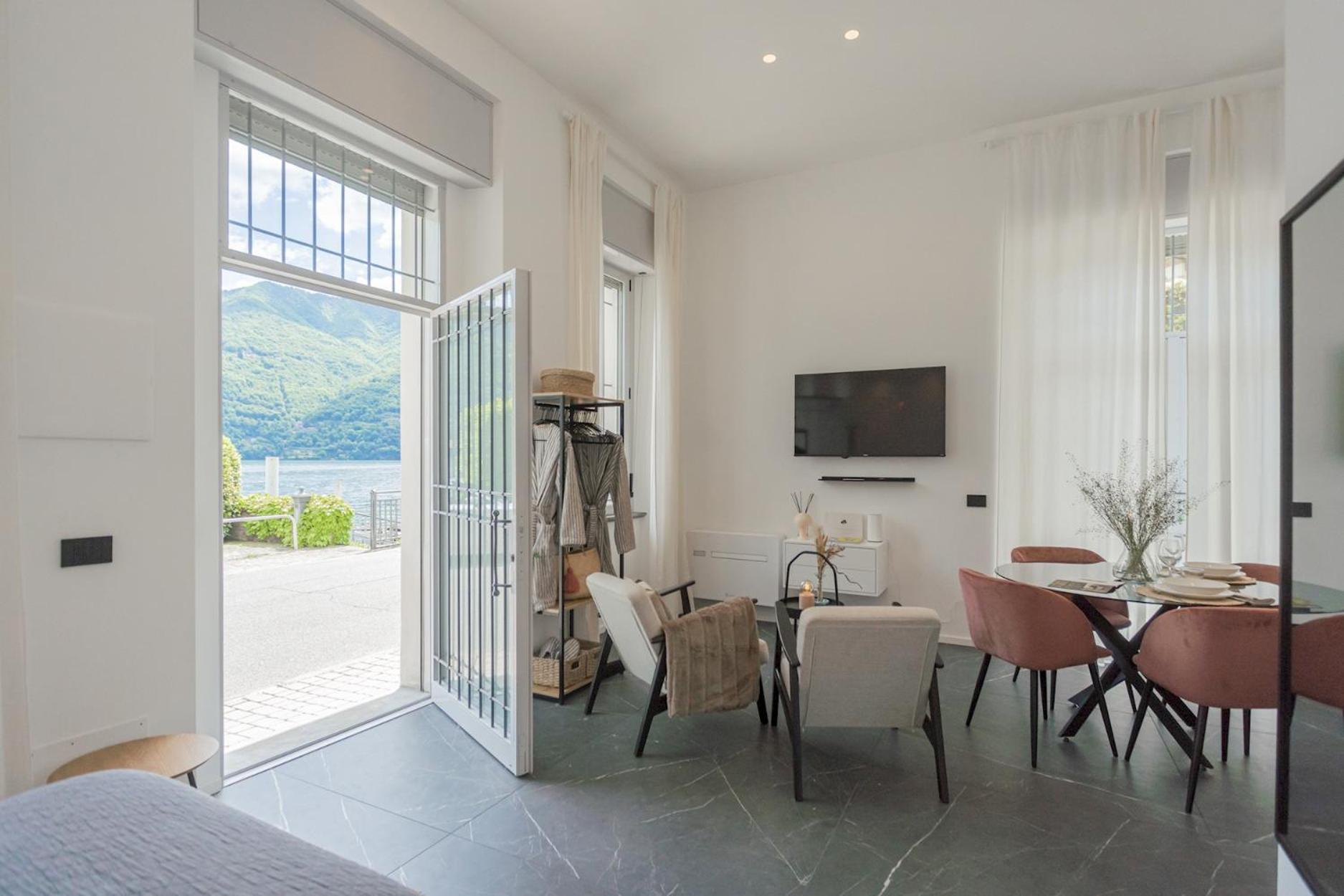 Piccola Como Lotus by Rent All Como view 3