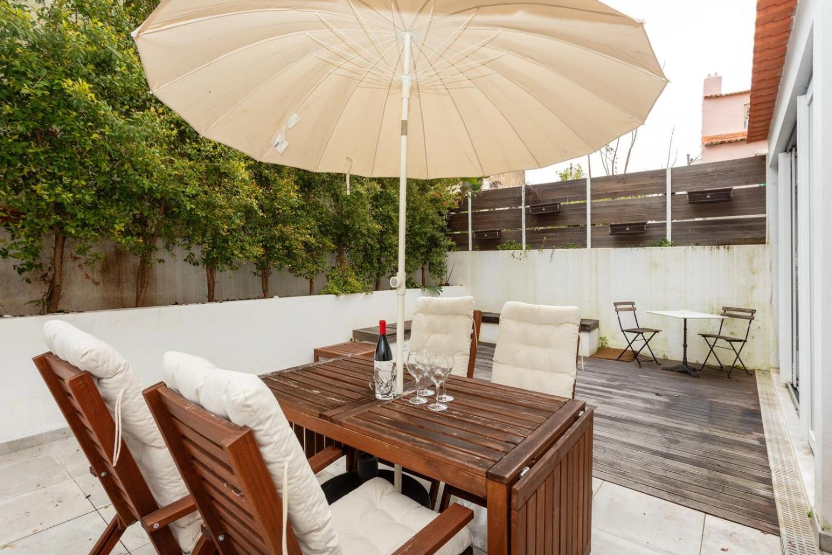 2BR Terrasse townhouse style with AC | By Airnest view 4