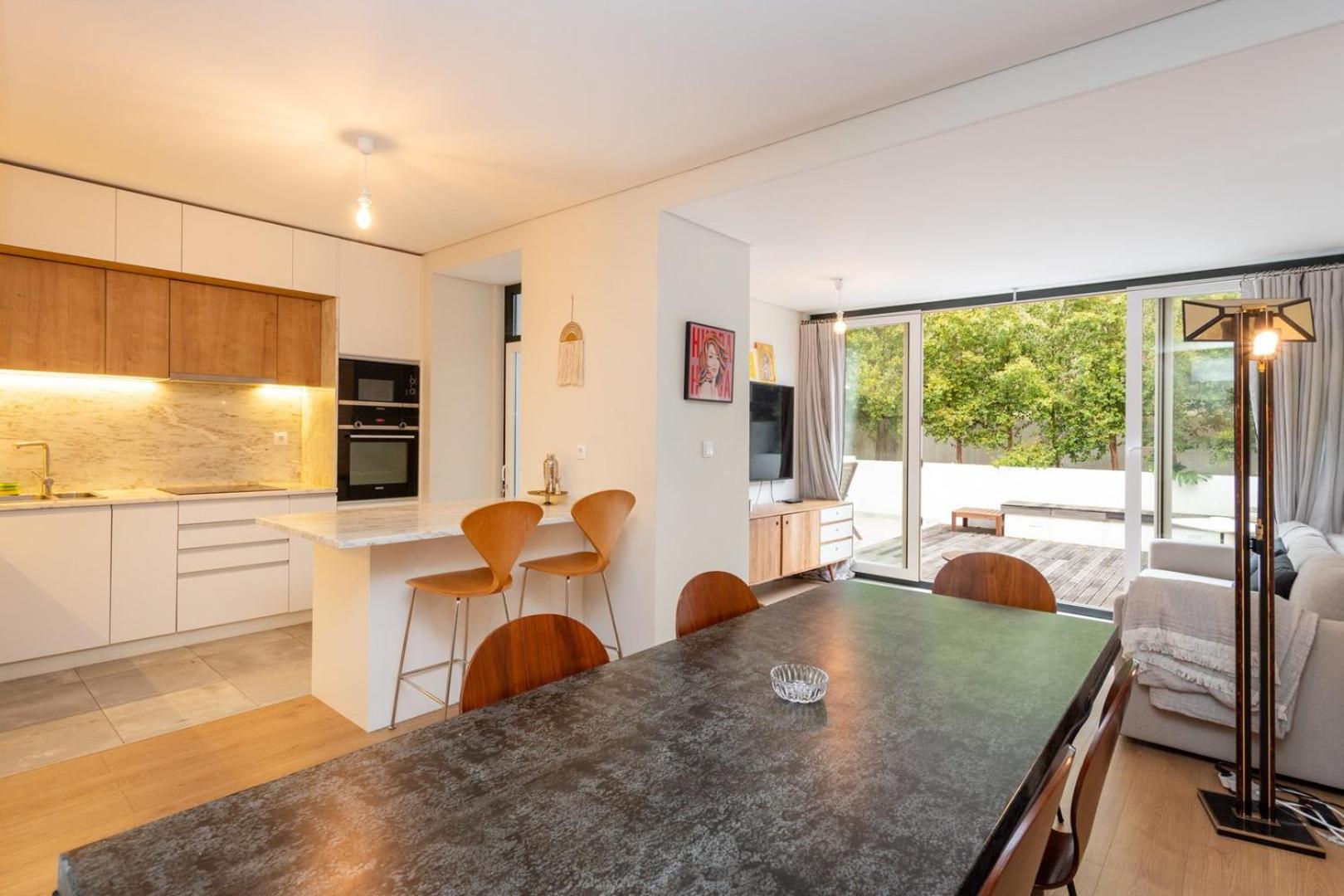 2BR Terrasse townhouse style with AC | By Airnest view 3