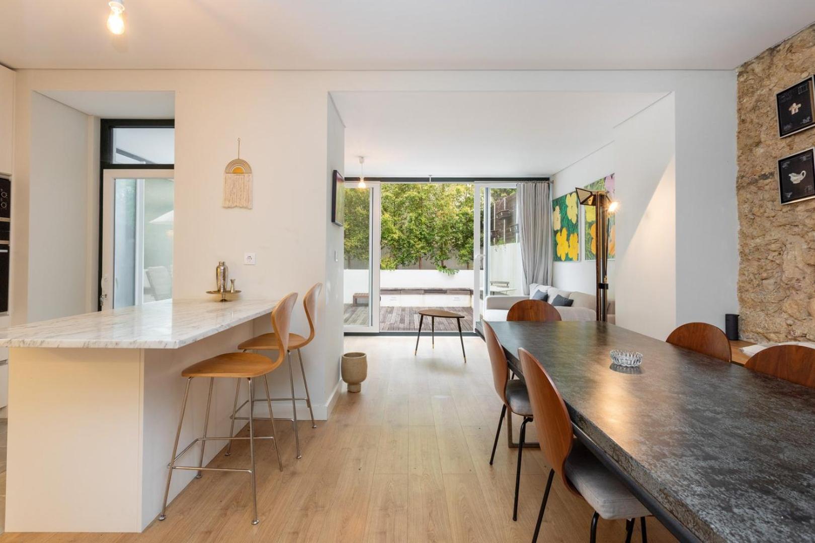 2BR Terrasse townhouse style with AC | By Airnest view 5