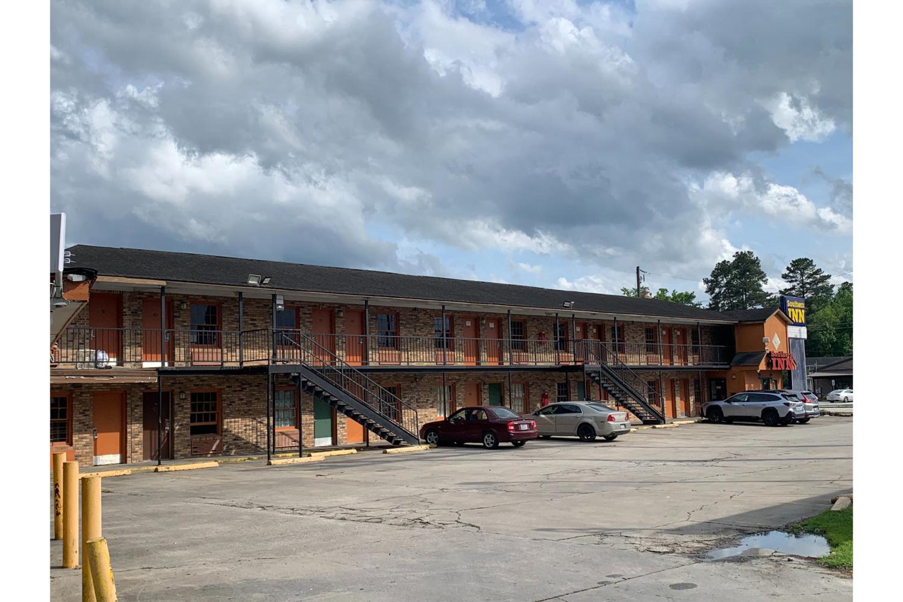 Southern Inn By OYO Walterboro I-95 view 3