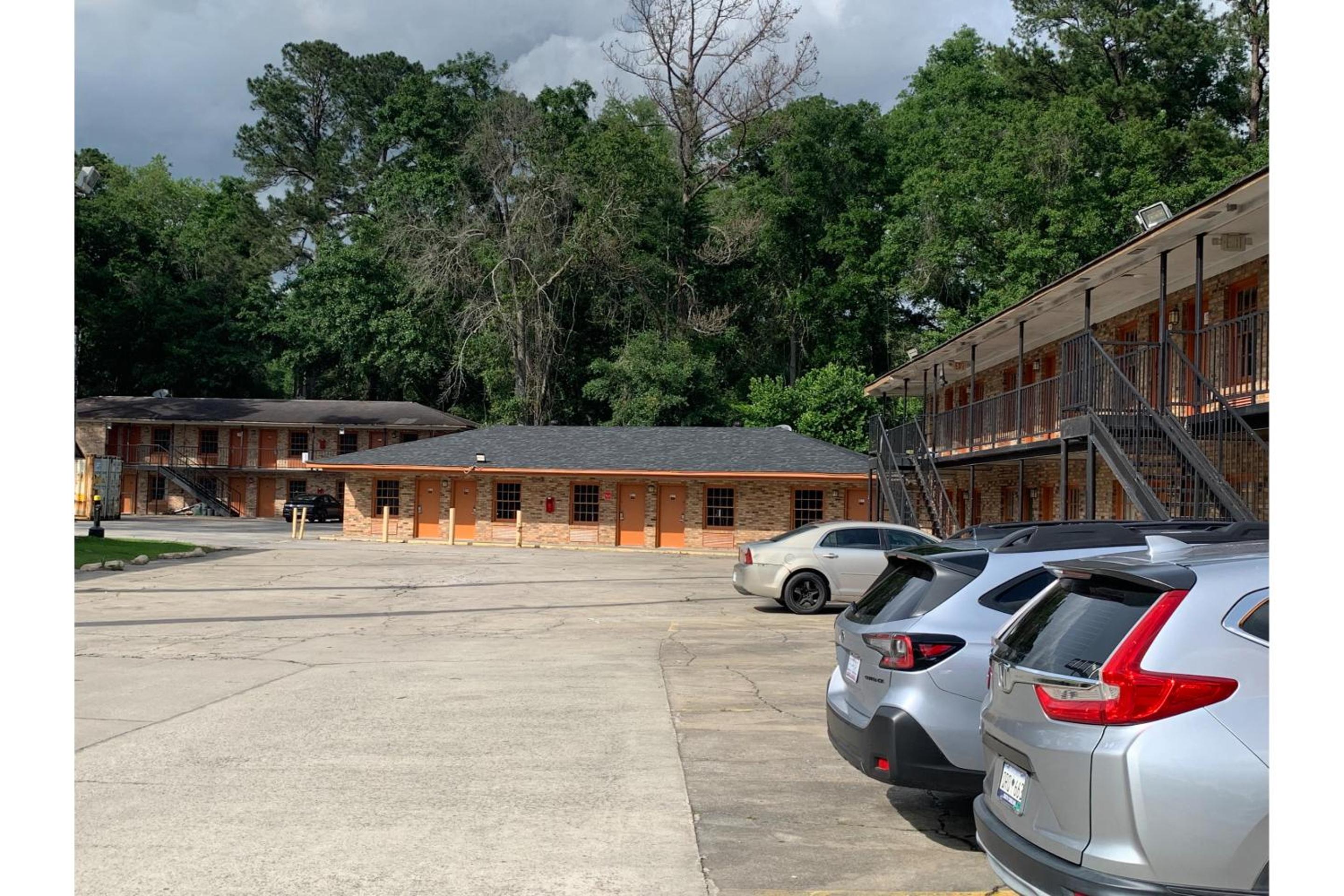 Southern Inn By OYO Walterboro I-95 view 4