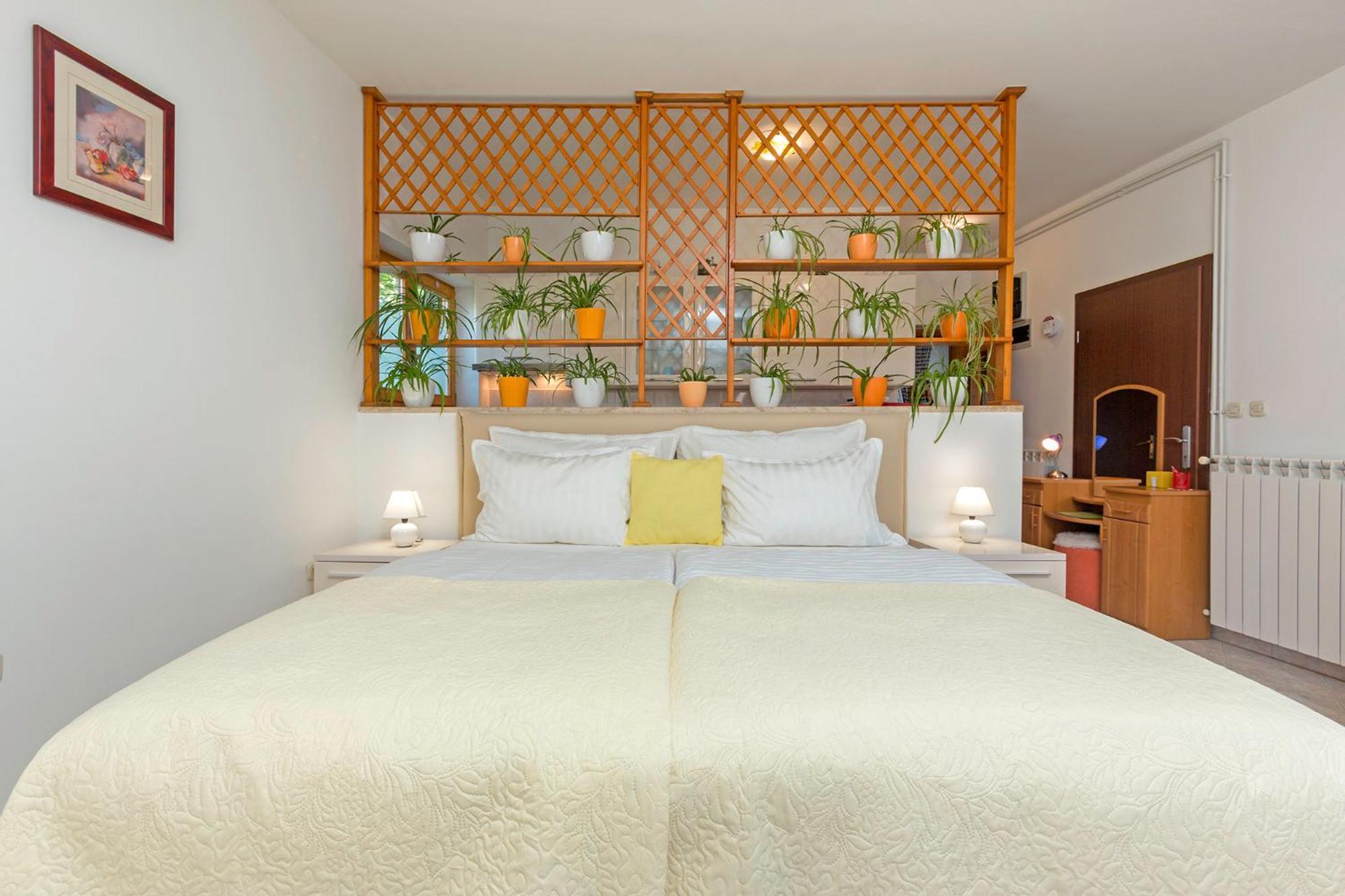 Studio Apartment Oliva view 4