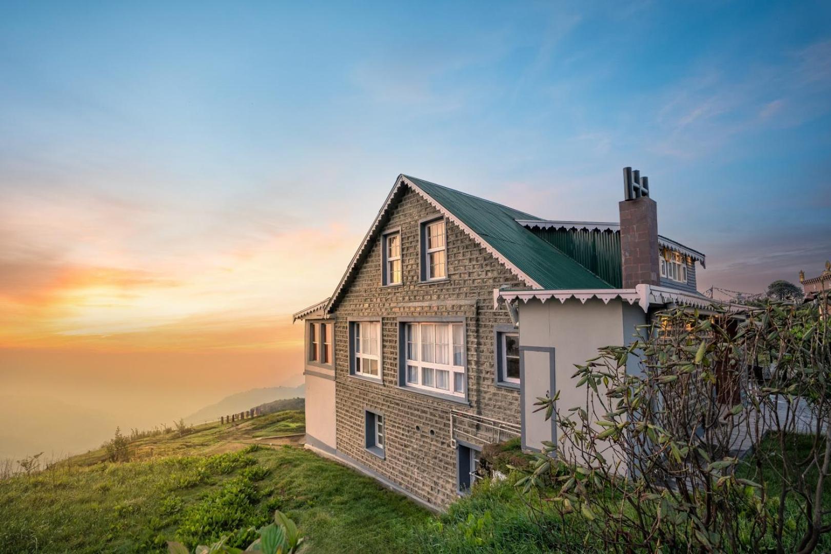Poshtel, Meghma , Sandakphu view 2