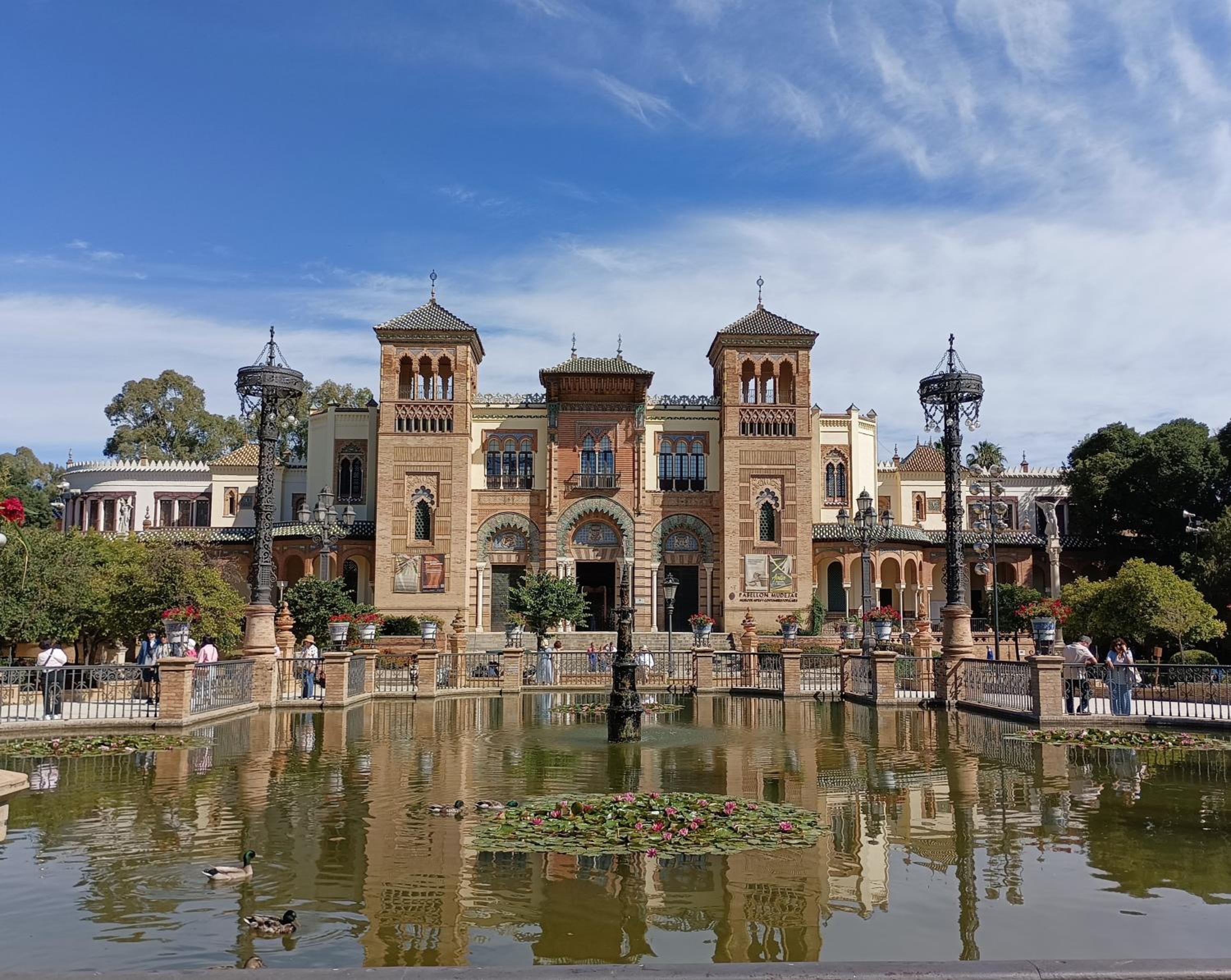Feria apartment, near Plaza España