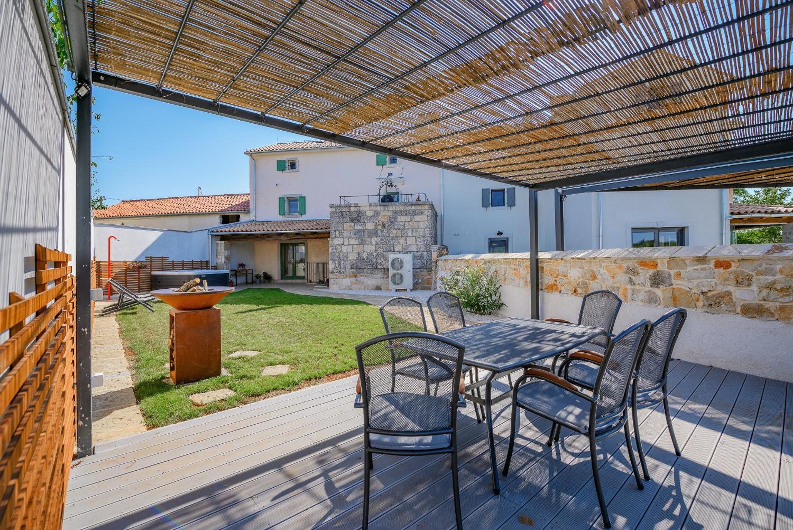 Beautiful Villa 119 with whirlpool in Visnjan view 3