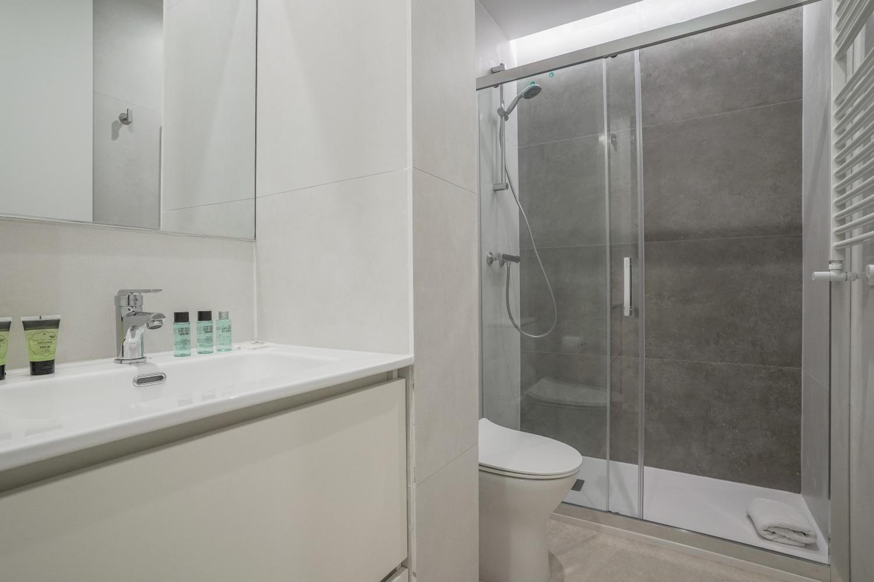 Madrid Vacations - Modern apartment-2Bedrooms 2Baths-Bernabeu - Property Image 7